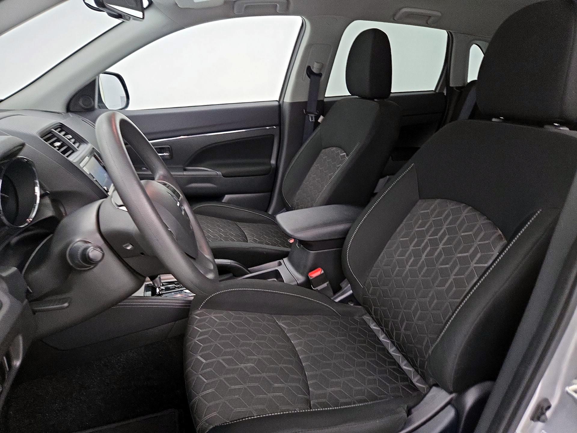 Thumbnail: 2024 Mitsubishi Outlander Sport - 11