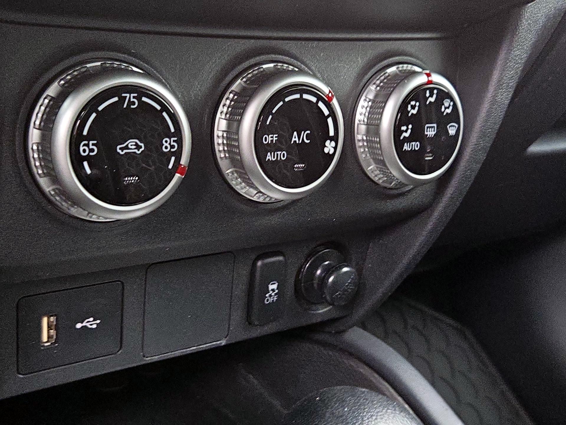 Thumbnail: 2024 Mitsubishi Outlander Sport - 16