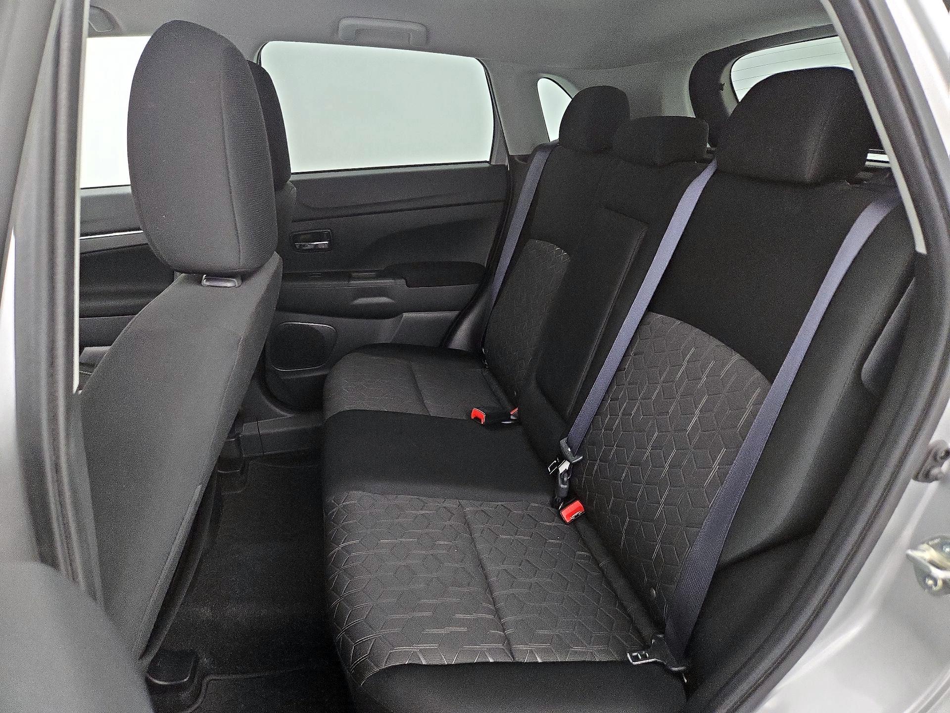 Thumbnail: 2024 Mitsubishi Outlander Sport - 19