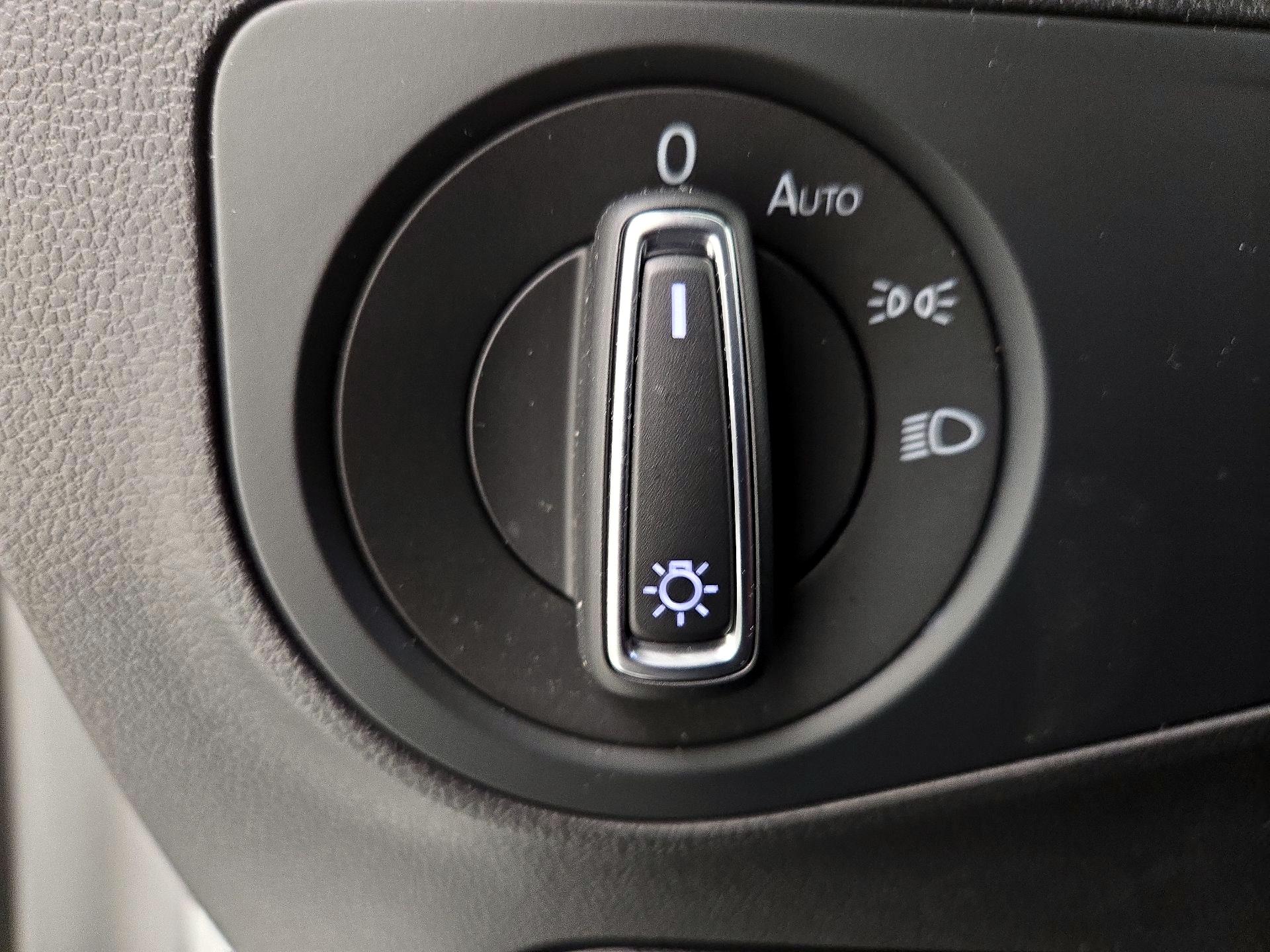 Thumbnail: 2022 Volkswagen Tiguan - 13