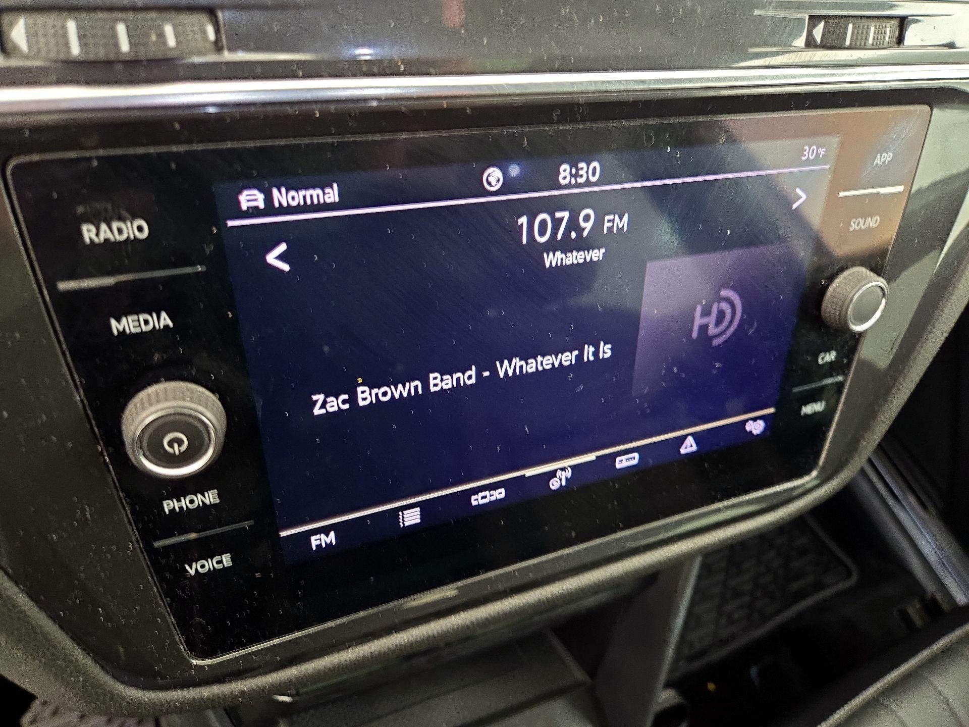 Thumbnail: 2022 Volkswagen Tiguan - 15