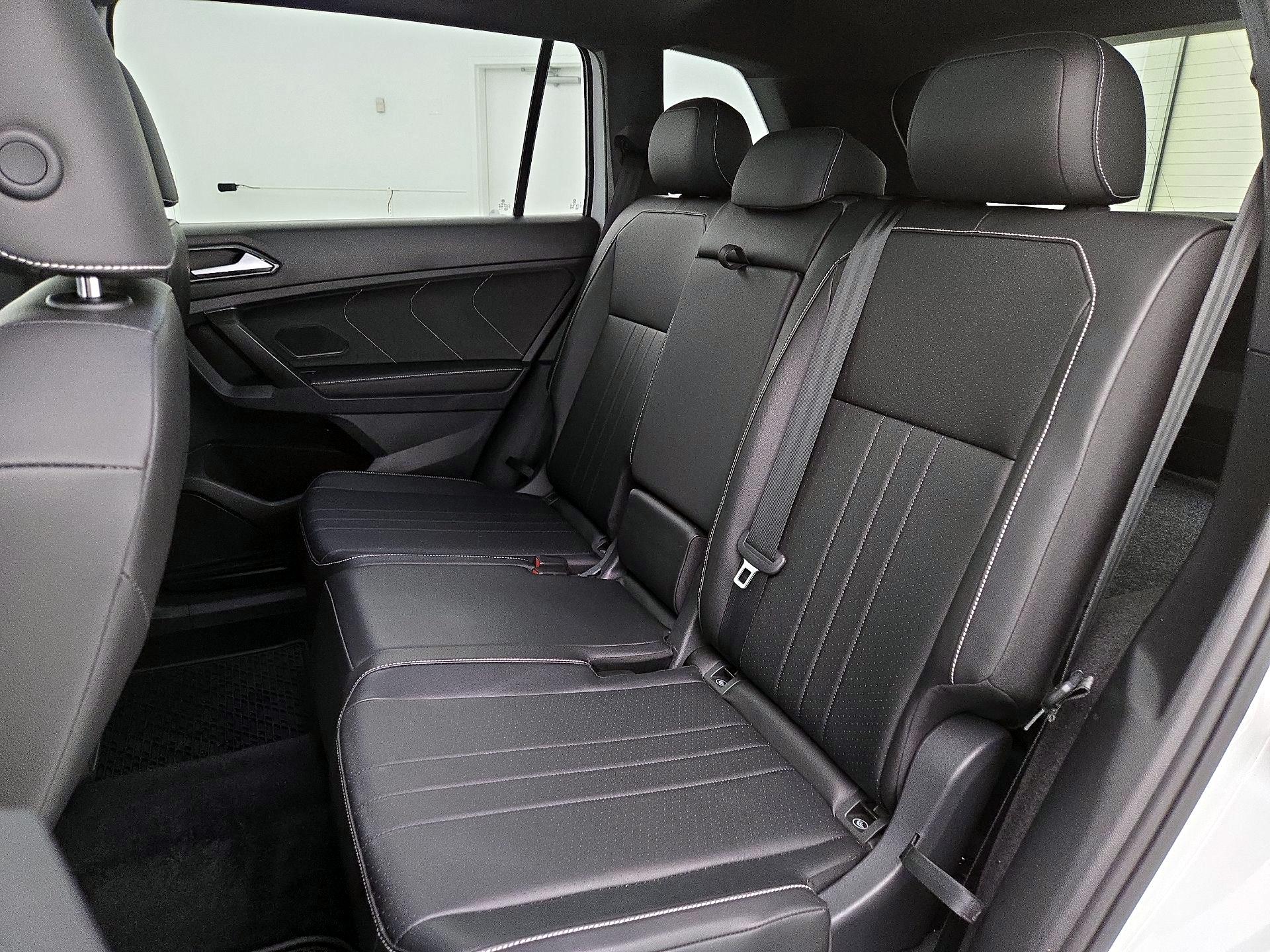 Thumbnail: 2022 Volkswagen Tiguan - 20