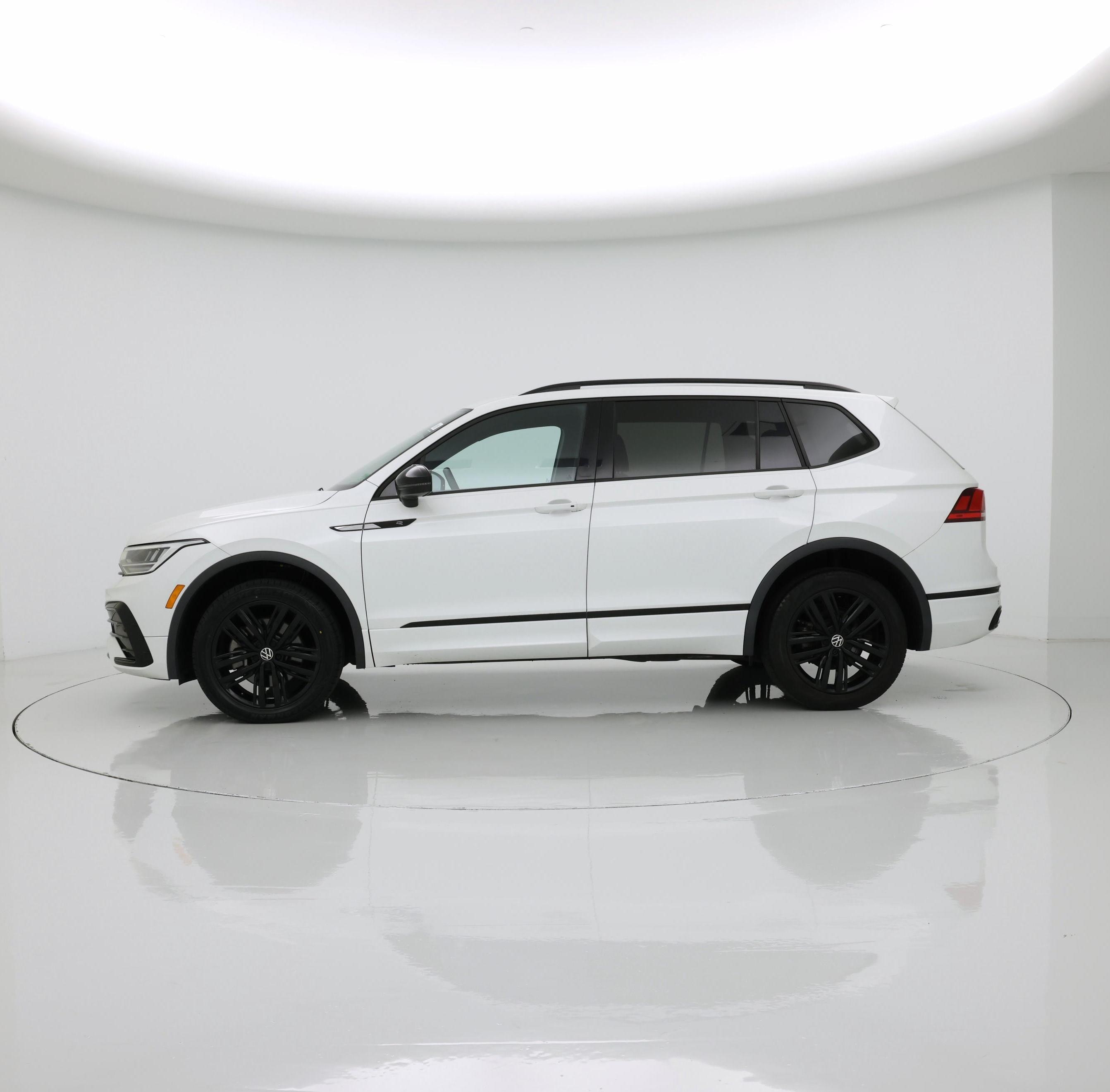 Thumbnail: 2022 Volkswagen Tiguan - 3