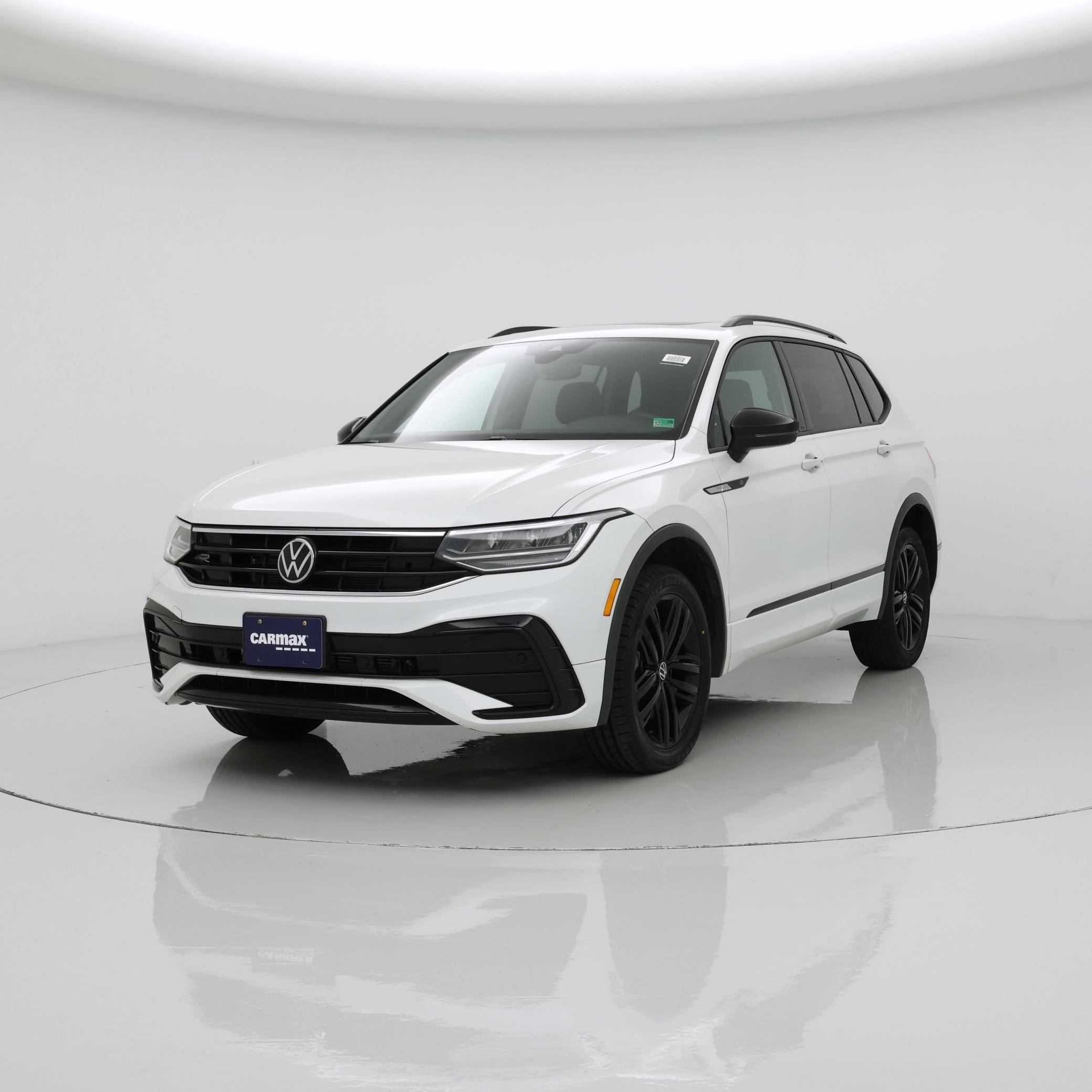 Thumbnail: 2022 Volkswagen Tiguan - 4