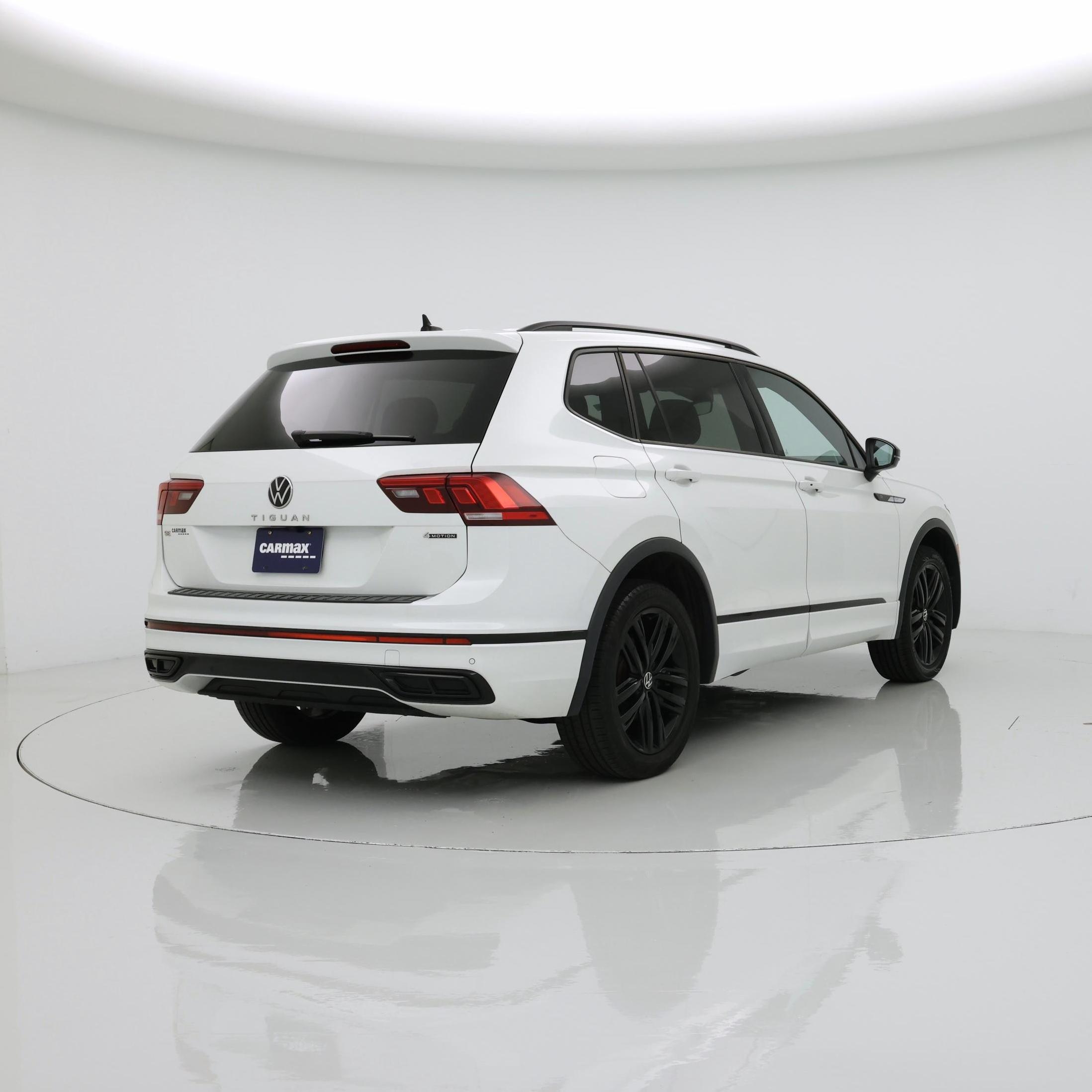 Thumbnail: 2022 Volkswagen Tiguan - 8