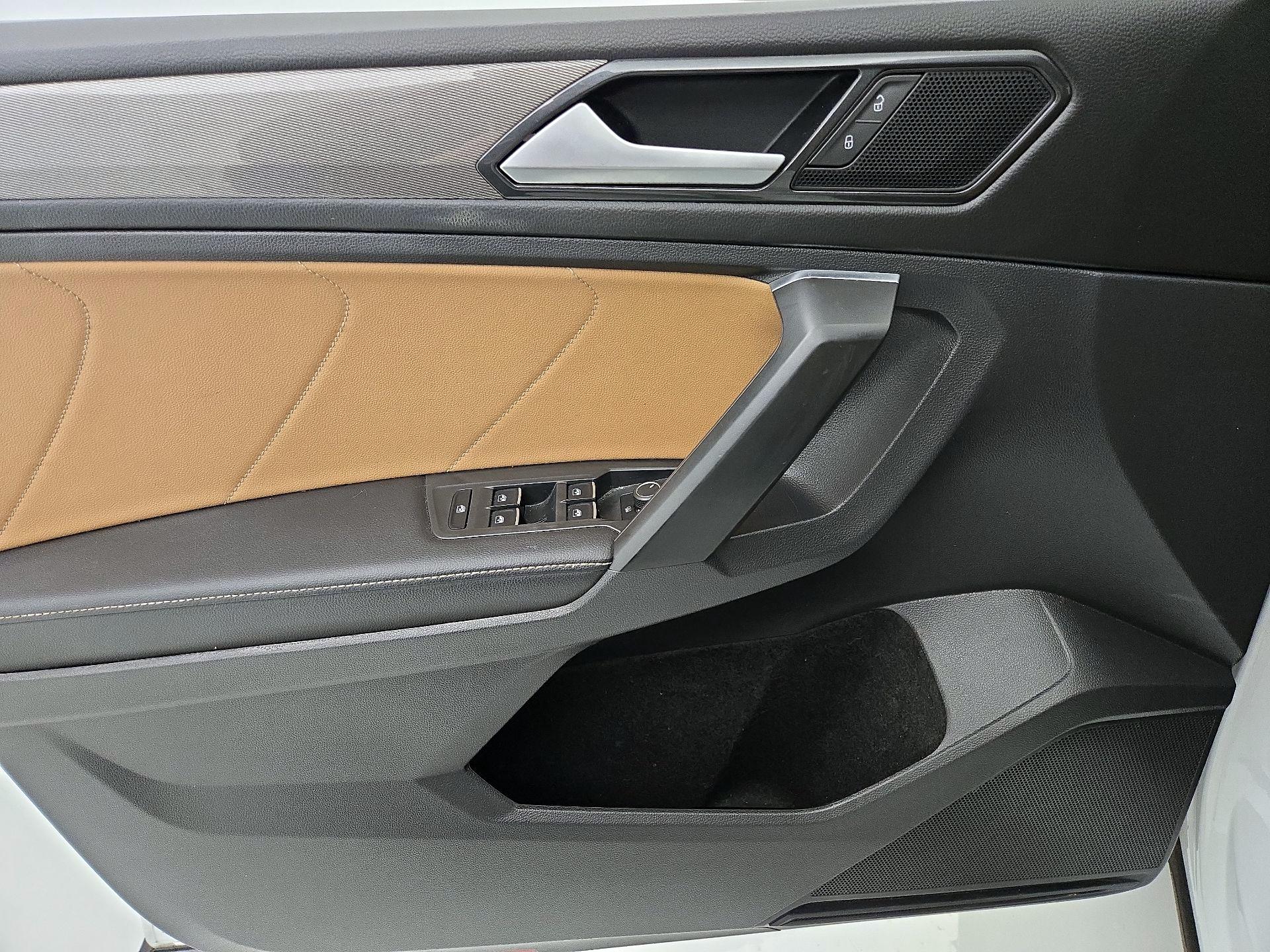 Thumbnail: 2022 Volkswagen Tiguan - 12