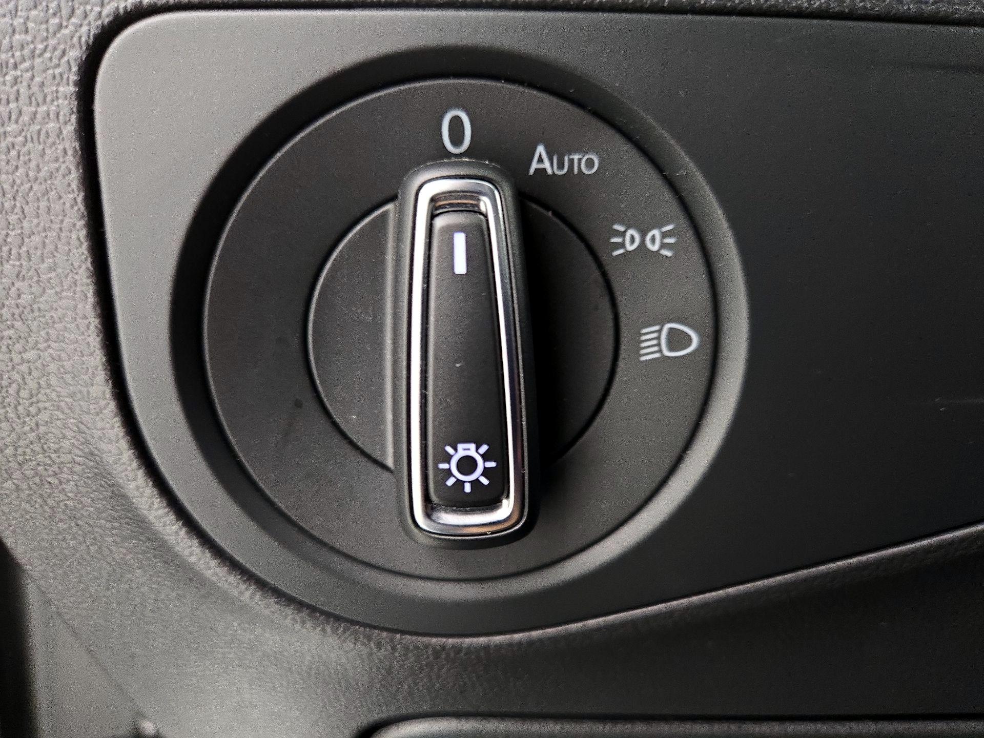 Thumbnail: 2022 Volkswagen Tiguan - 13