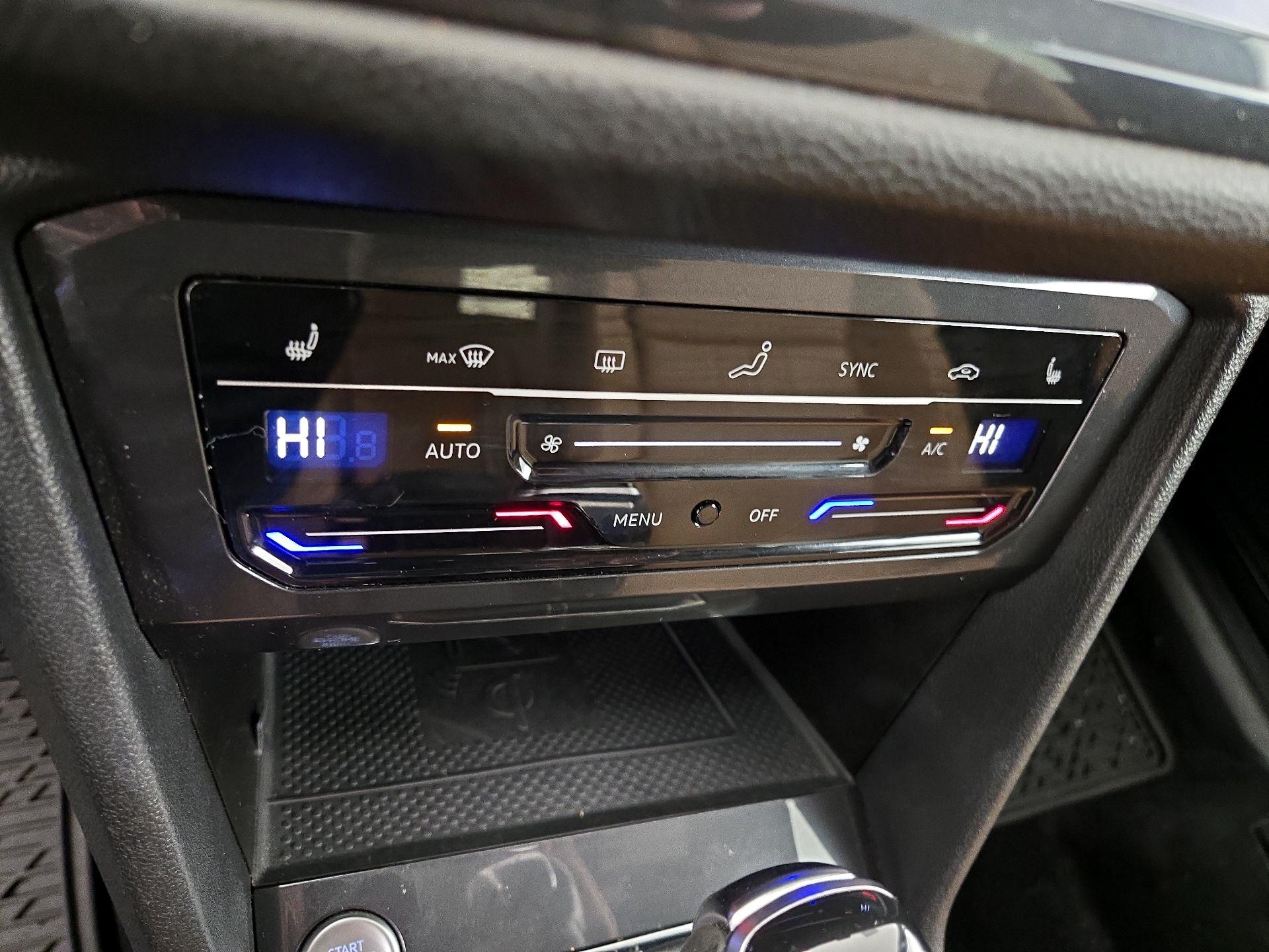 Thumbnail: 2022 Volkswagen Tiguan - 16