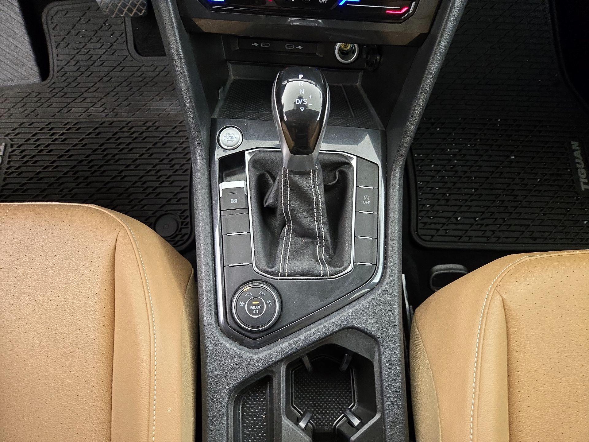 Thumbnail: 2022 Volkswagen Tiguan - 17