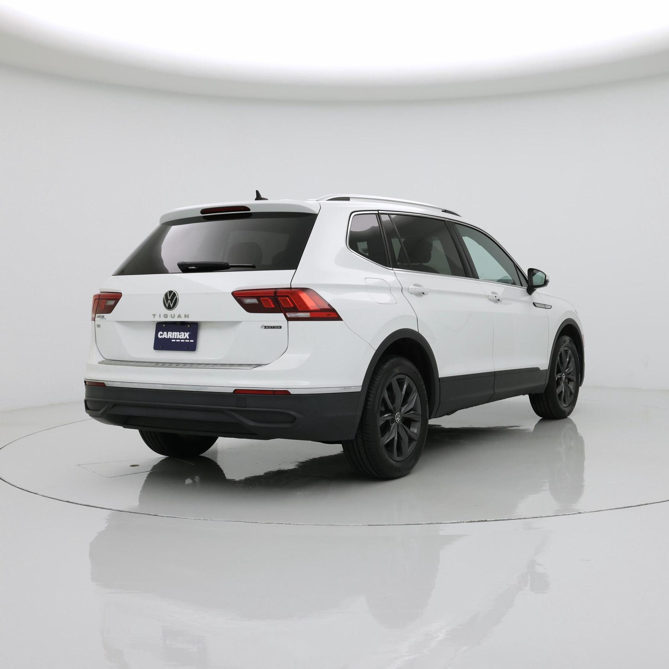 Thumbnail: 2022 Volkswagen Tiguan - 8