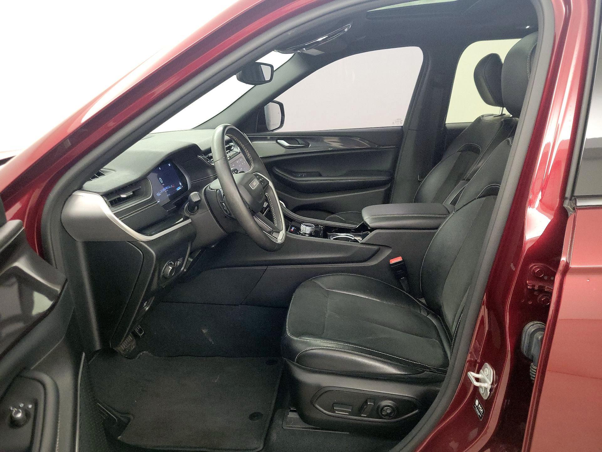 Thumbnail: 2023 Jeep Grand Cherokee - 11