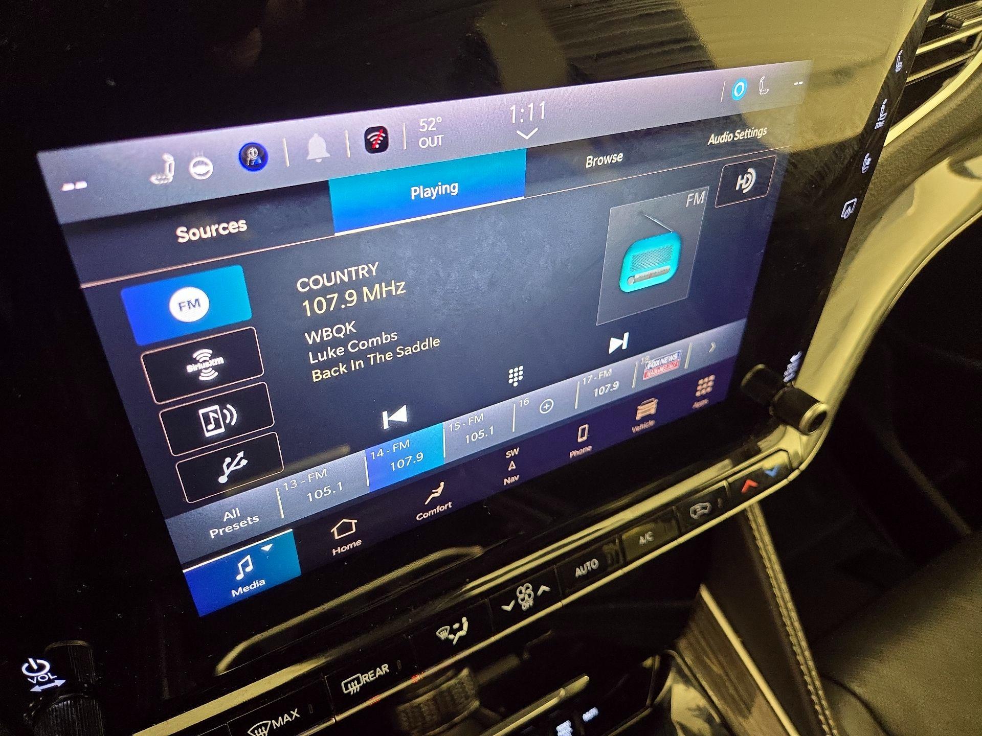 Thumbnail: 2022 Jeep Wagoneer - 16