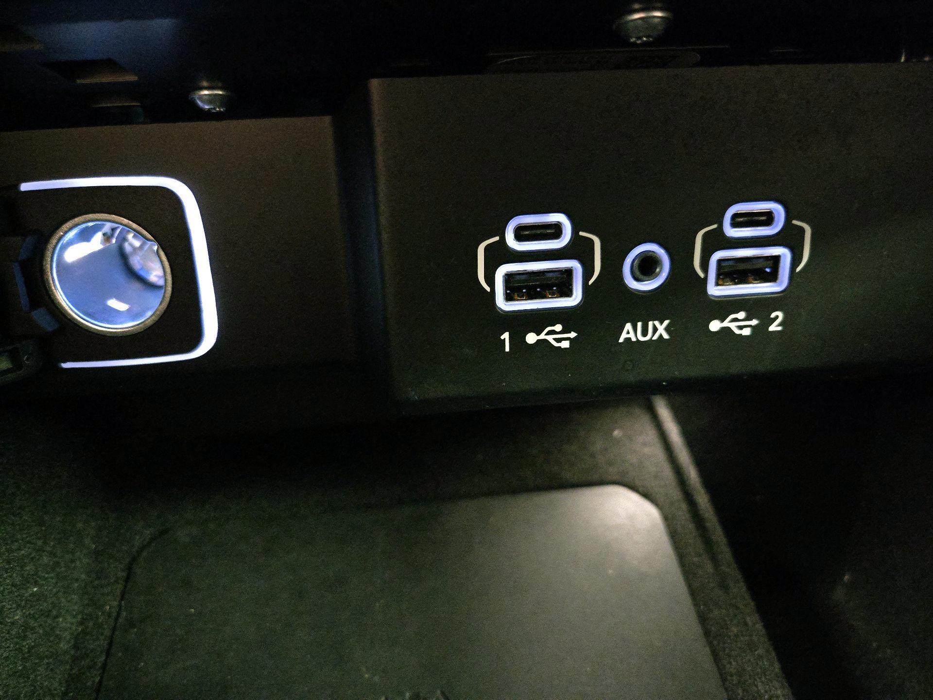 Thumbnail: 2022 Jeep Wagoneer - 19