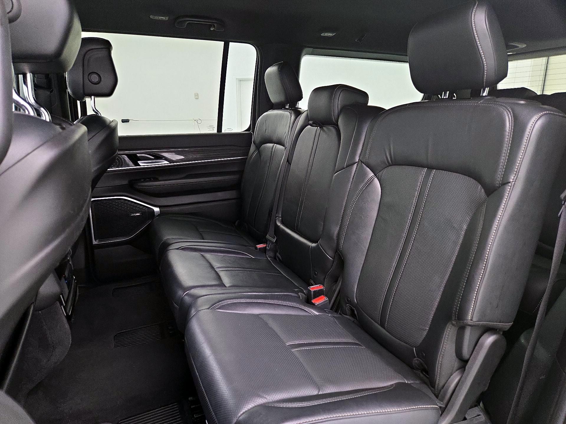 Thumbnail: 2022 Jeep Wagoneer - 20