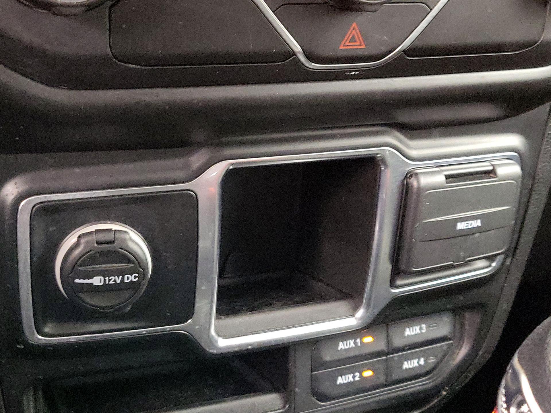 Thumbnail: 2021 Jeep Wrangler - 18