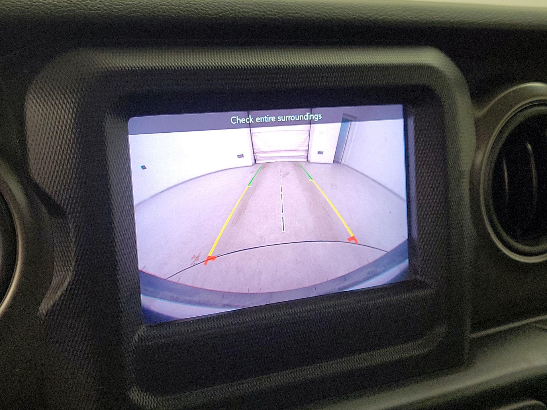 Thumbnail: 2022 Jeep Wrangler - 14