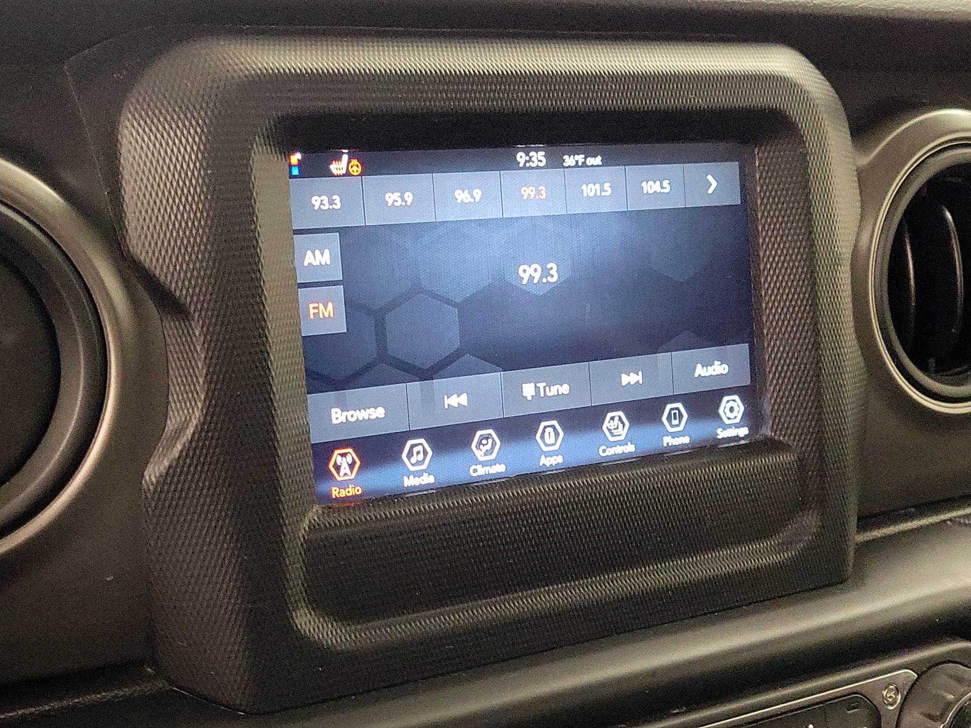 Thumbnail: 2022 Jeep Wrangler - 15