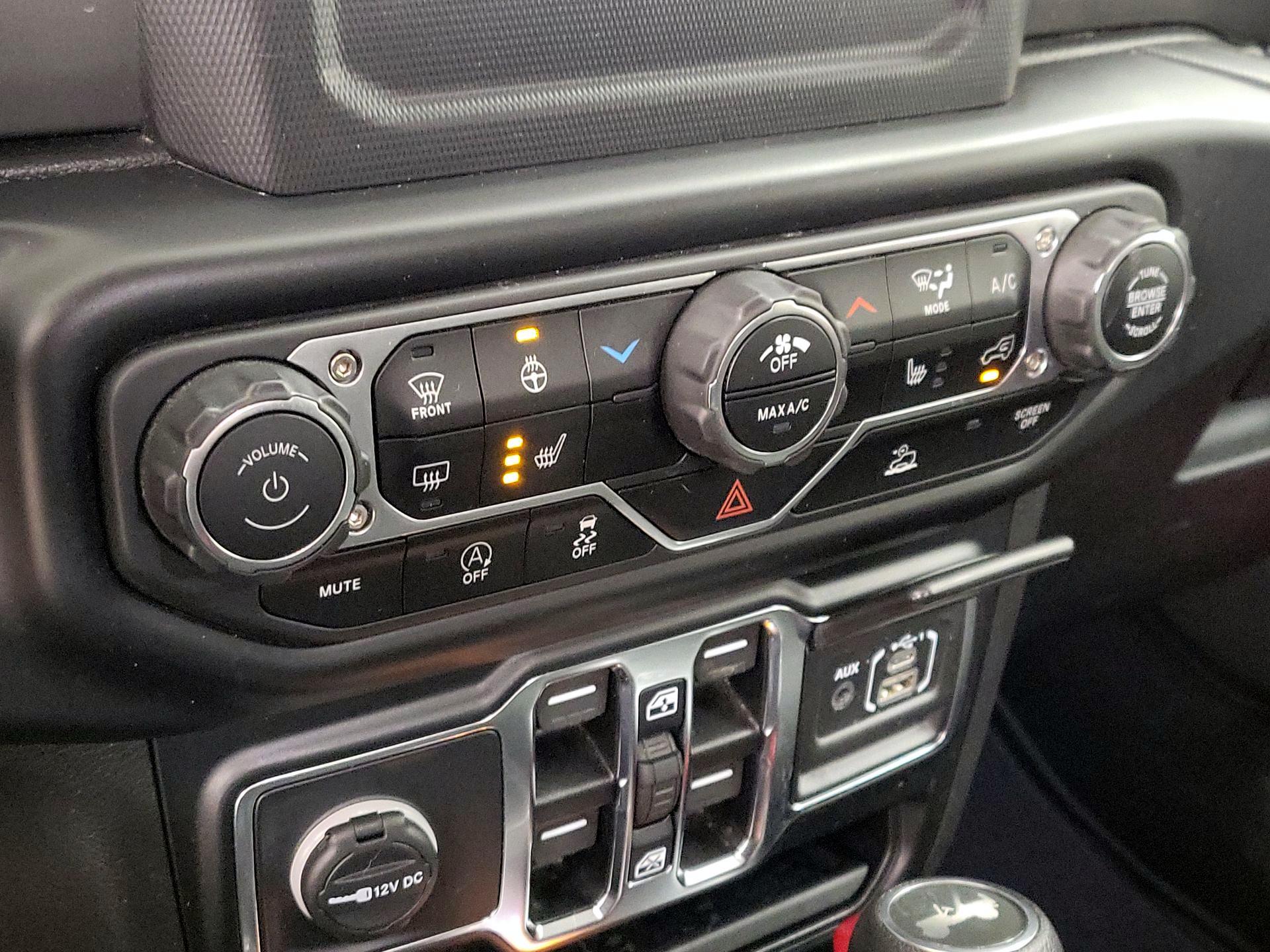 Thumbnail: 2022 Jeep Wrangler - 16