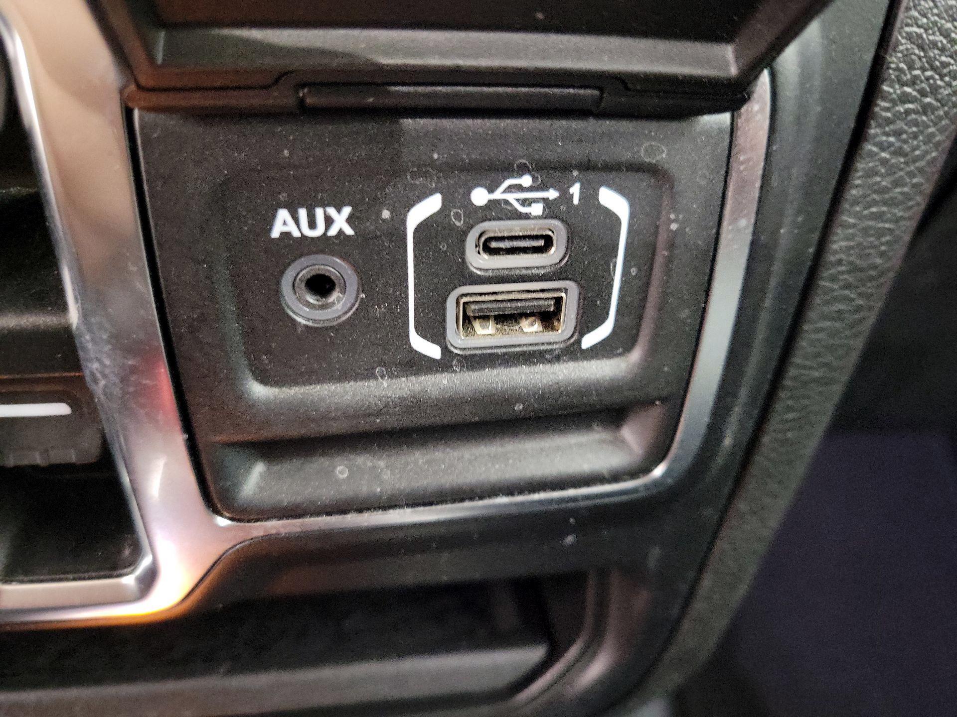 Thumbnail: 2022 Jeep Wrangler - 18