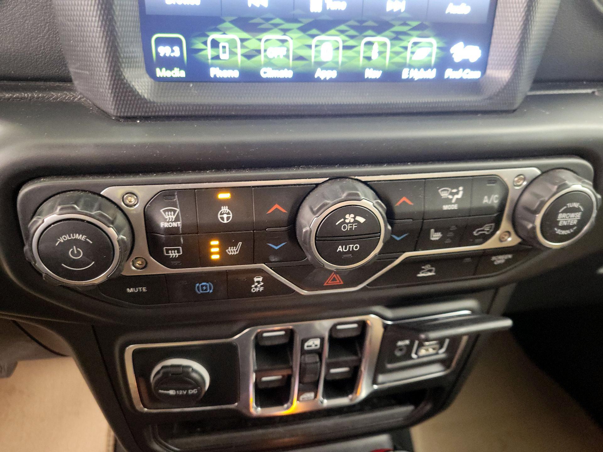 Thumbnail: 2023 Jeep Wrangler - 17