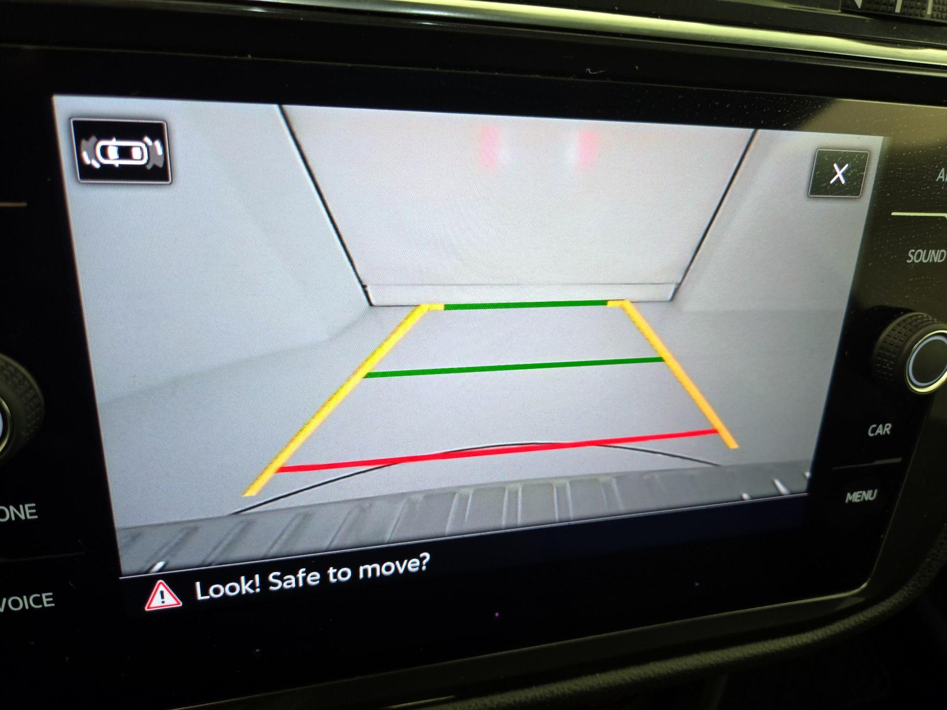 Thumbnail: 2022 Volkswagen Tiguan - 14