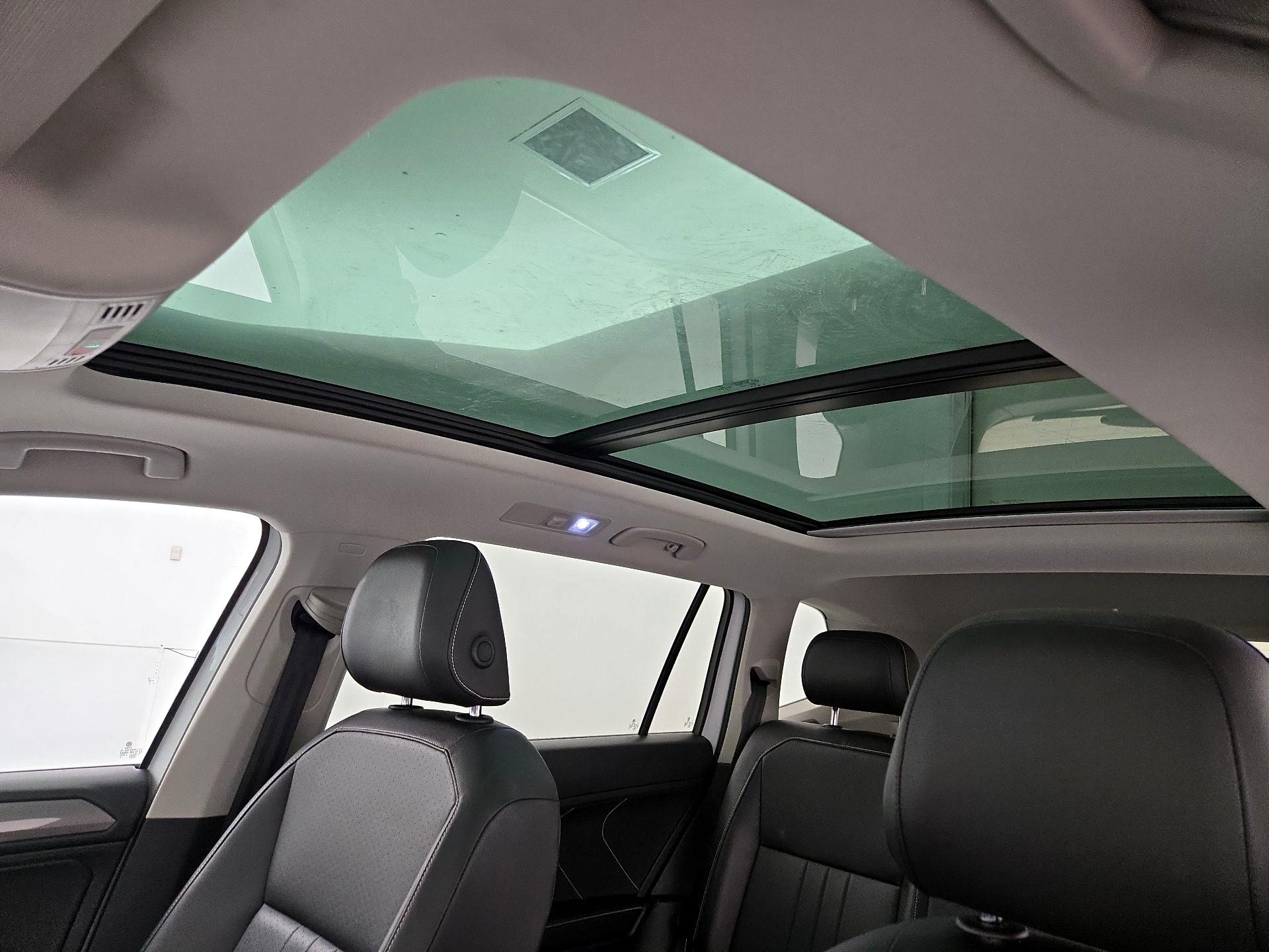 Thumbnail: 2022 Volkswagen Tiguan - 19