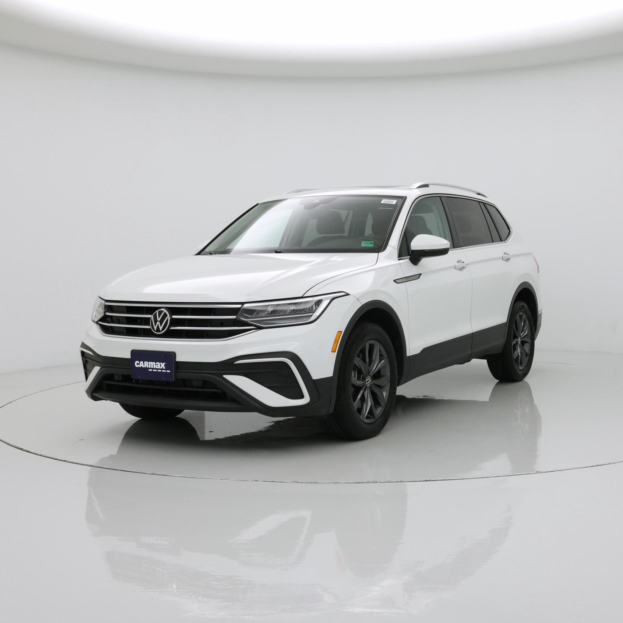 Thumbnail: 2022 Volkswagen Tiguan - 4