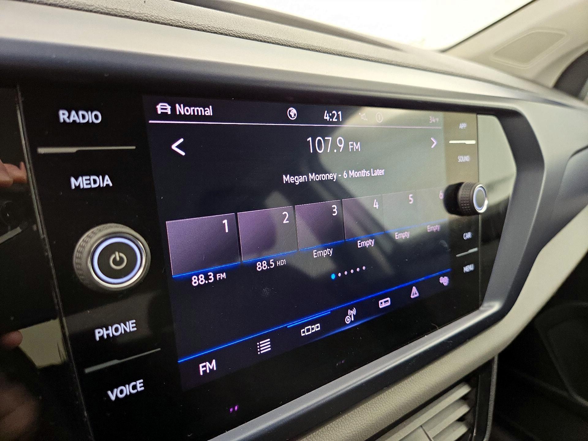 Thumbnail: 2022 Volkswagen Taos - 15