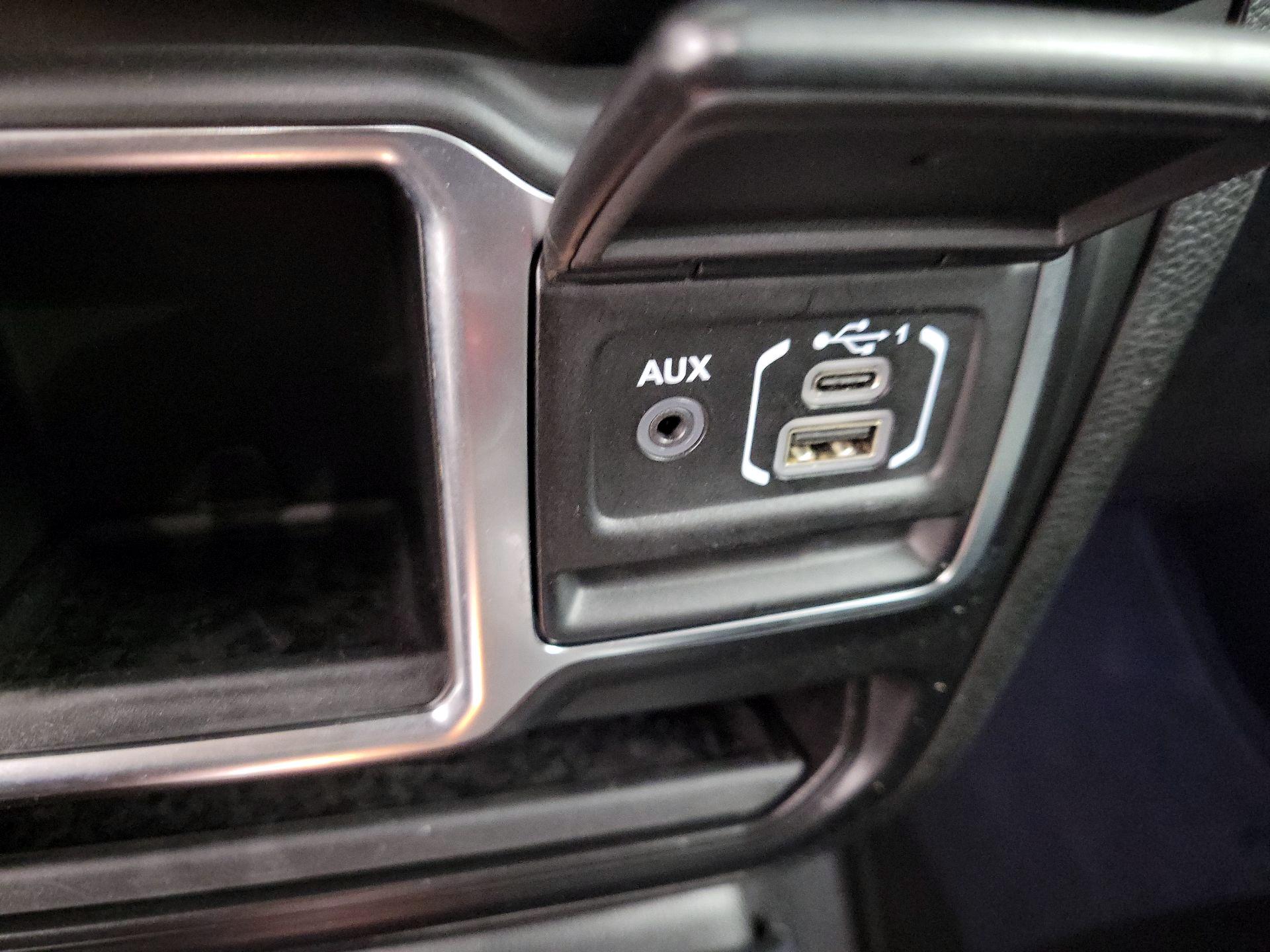 Thumbnail: 2021 Jeep Wrangler - 18