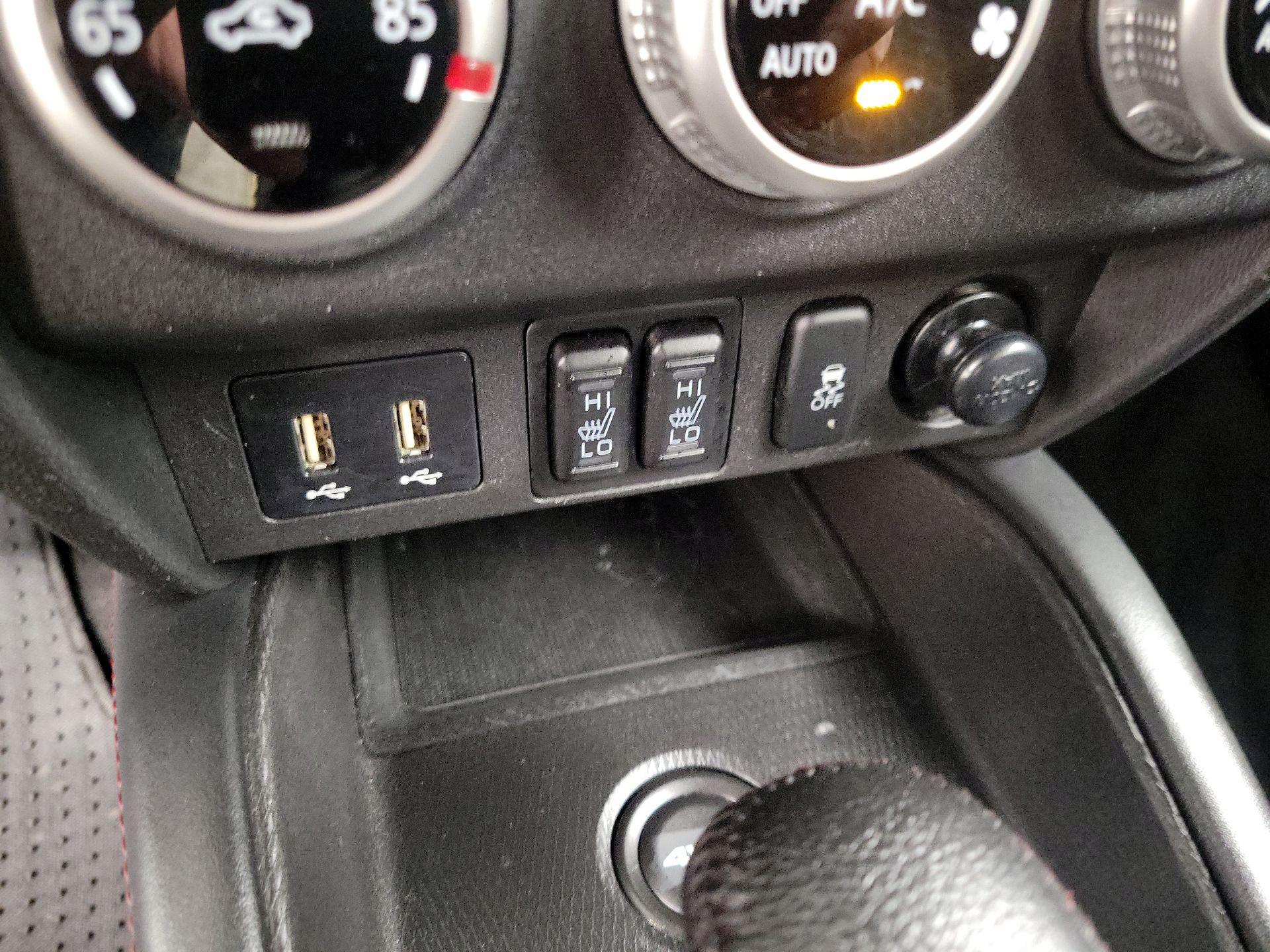 Thumbnail: 2023 Mitsubishi Outlander Sport - 18