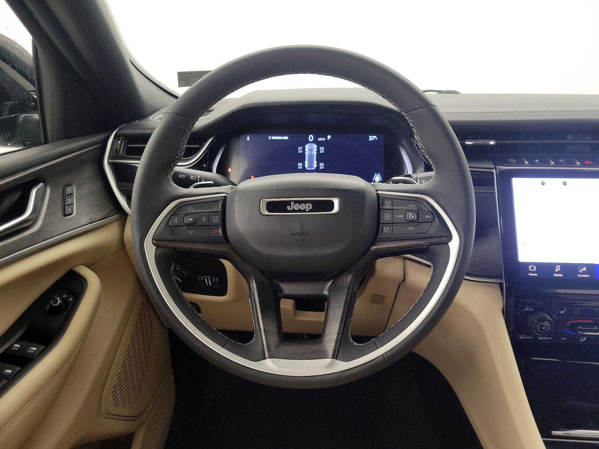 Thumbnail: 2023 Jeep Grand Cherokee - 10