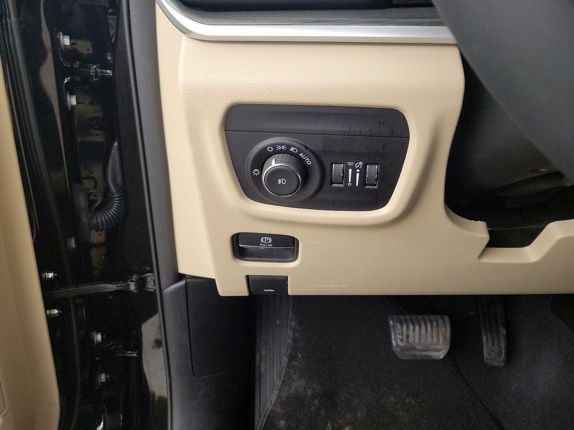 Thumbnail: 2023 Jeep Grand Cherokee - 13