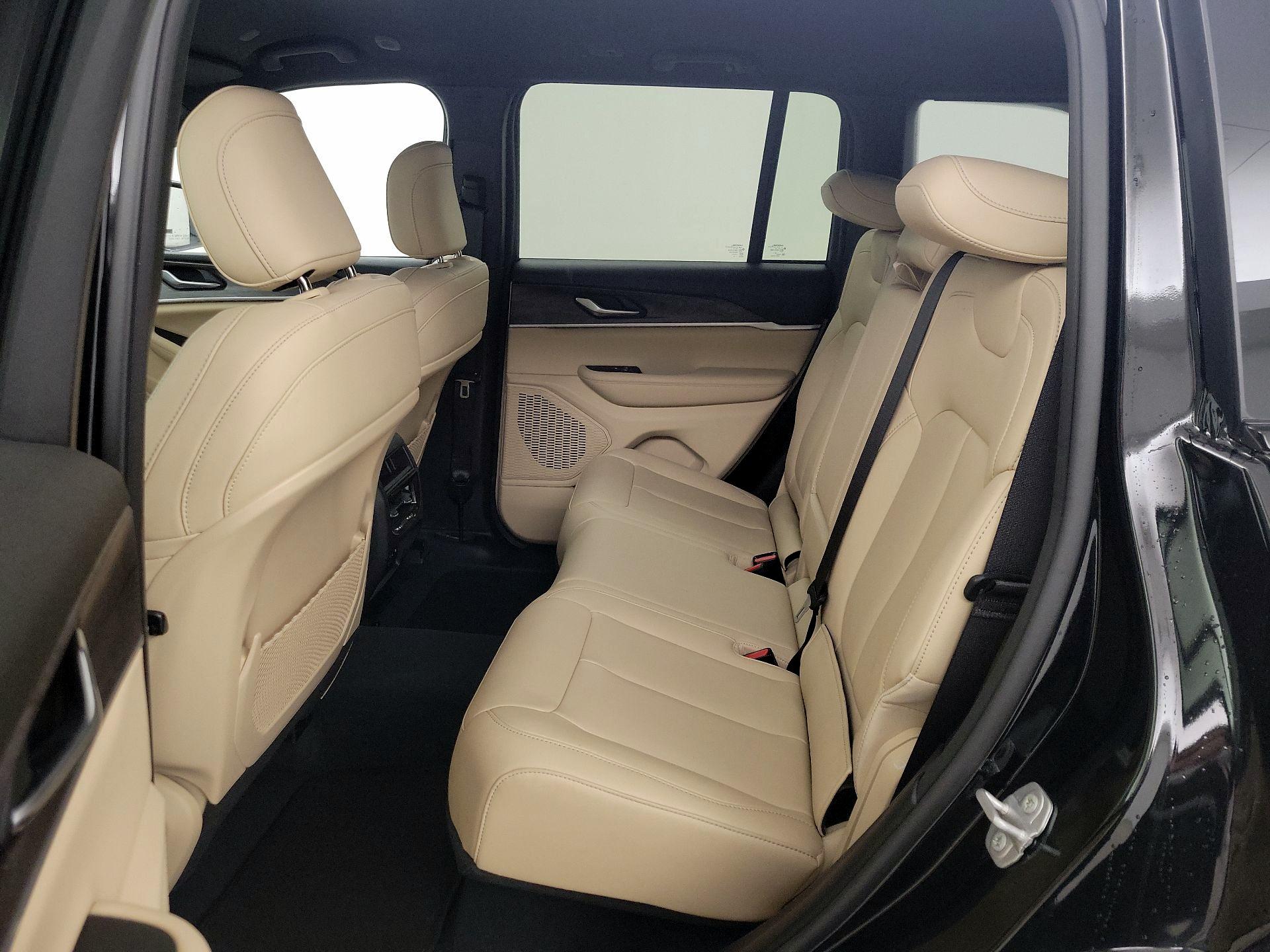 Thumbnail: 2023 Jeep Grand Cherokee - 20