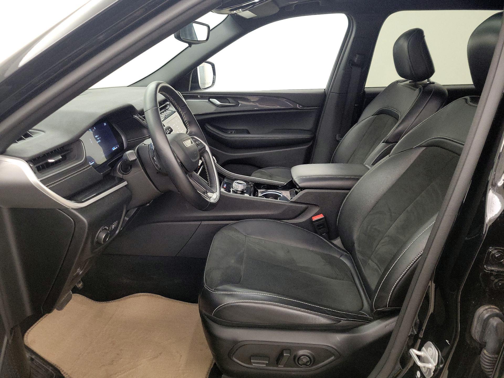 Thumbnail: 2022 Jeep Grand Cherokee L - 11