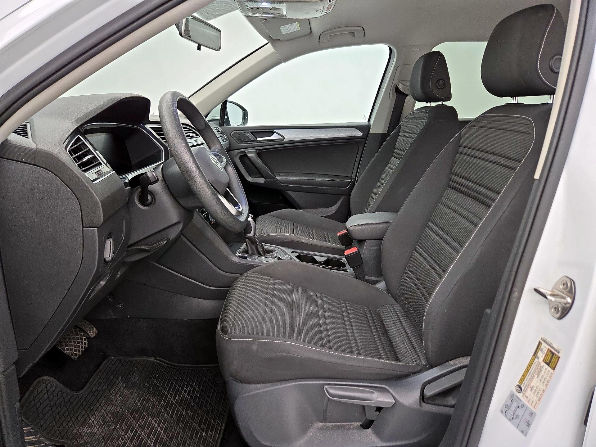 Thumbnail: 2022 Volkswagen Tiguan - 11