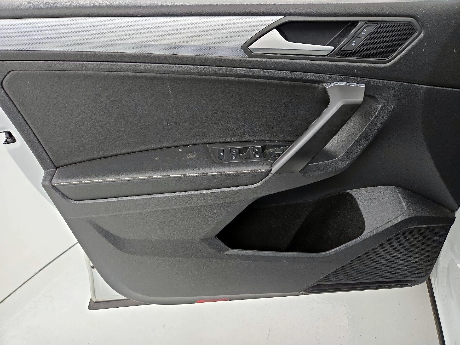 Thumbnail: 2022 Volkswagen Tiguan - 12