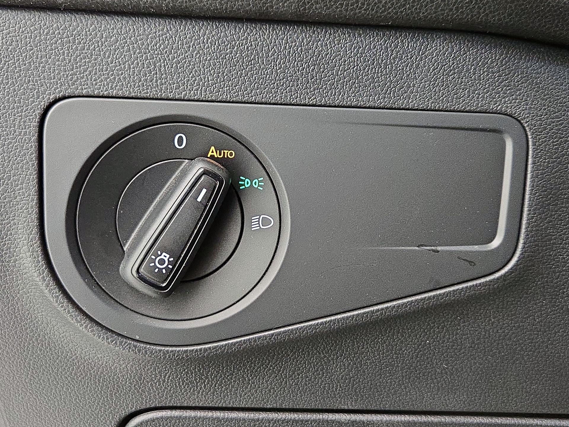 Thumbnail: 2022 Volkswagen Tiguan - 13