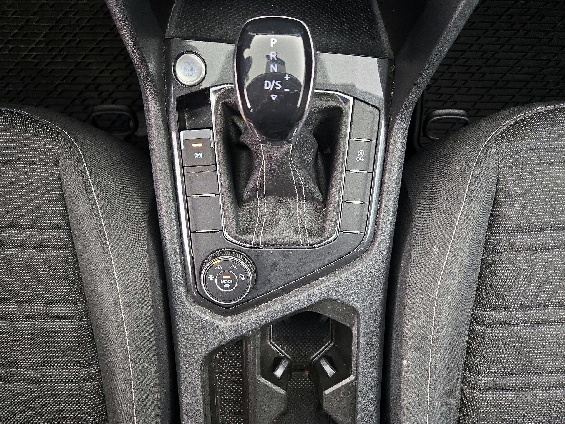 Thumbnail: 2022 Volkswagen Tiguan - 17