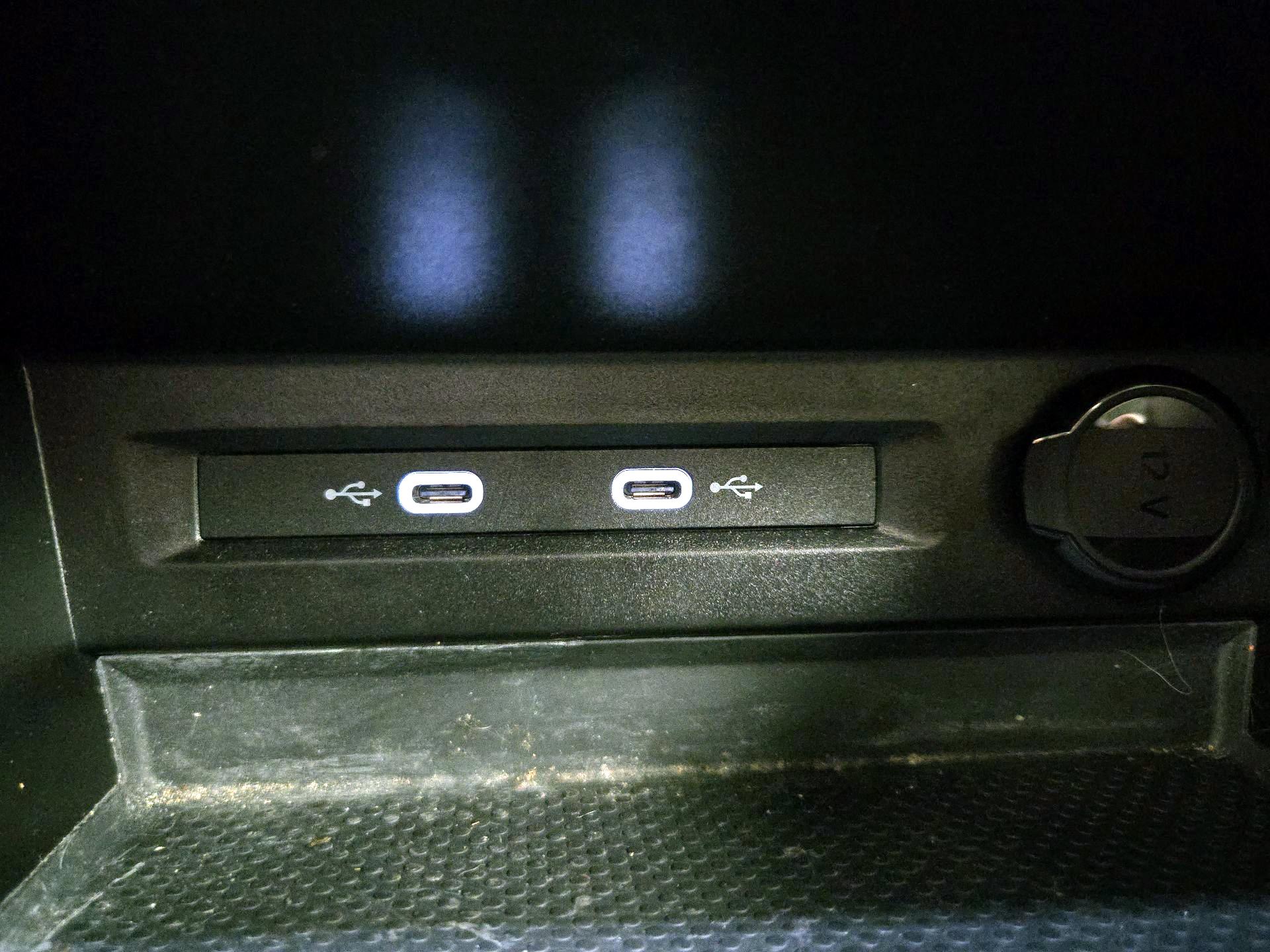 Thumbnail: 2022 Volkswagen Tiguan - 18