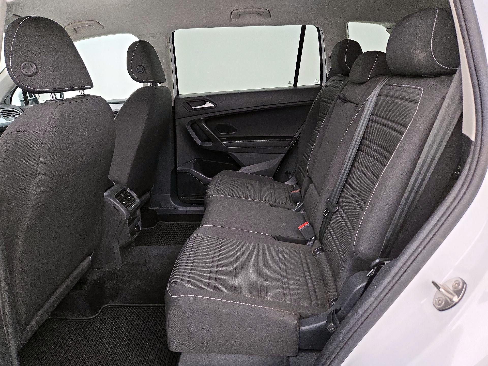 Thumbnail: 2022 Volkswagen Tiguan - 19