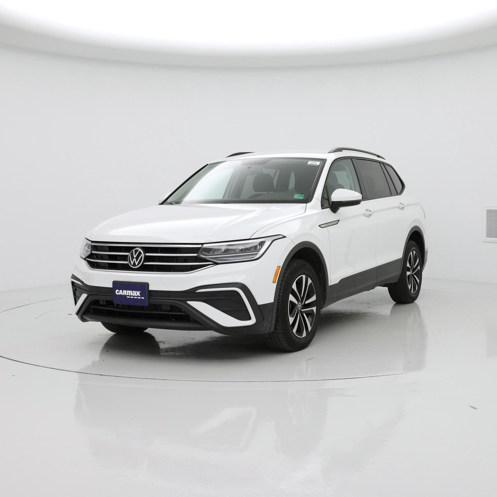 Thumbnail: 2022 Volkswagen Tiguan - 4