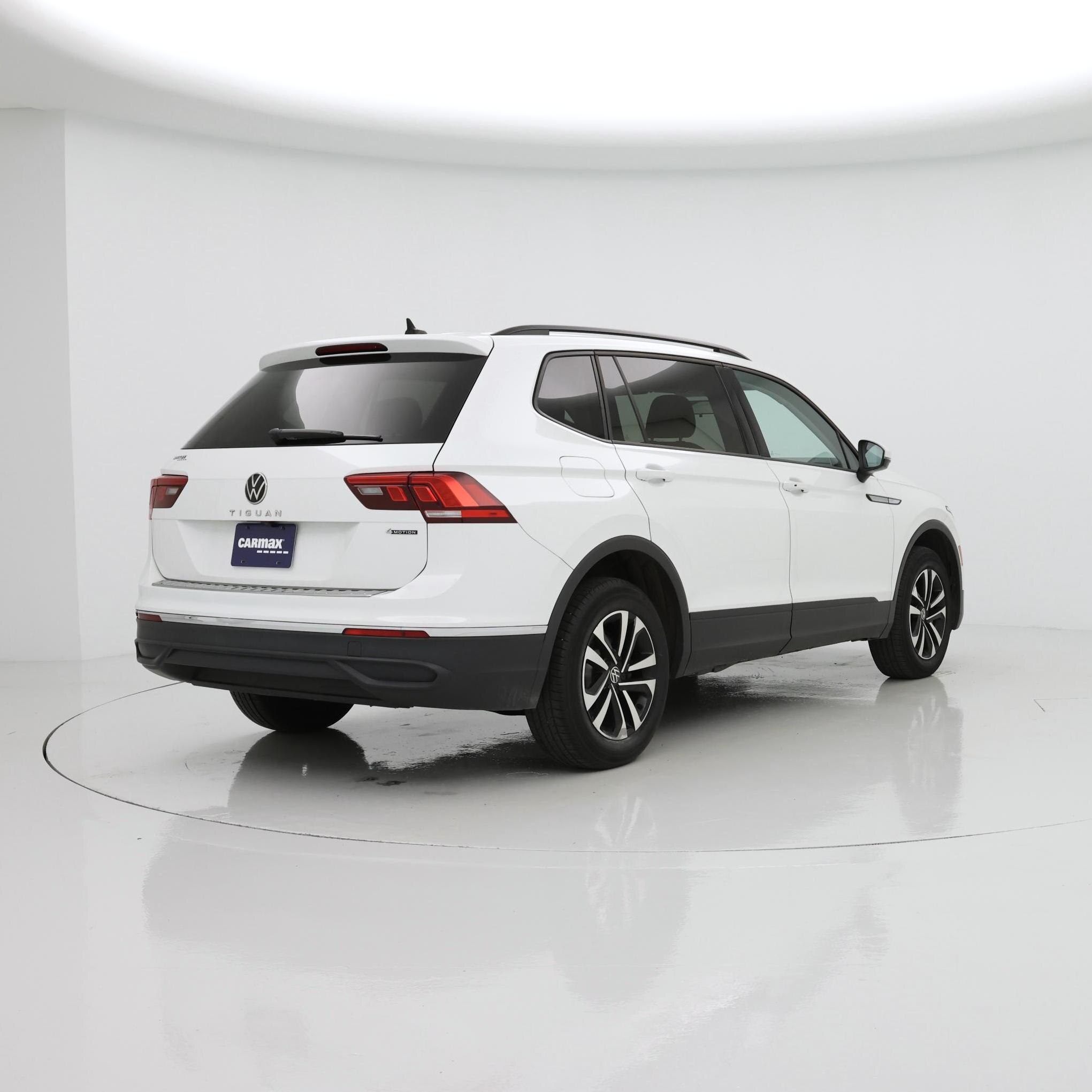 Thumbnail: 2022 Volkswagen Tiguan - 8