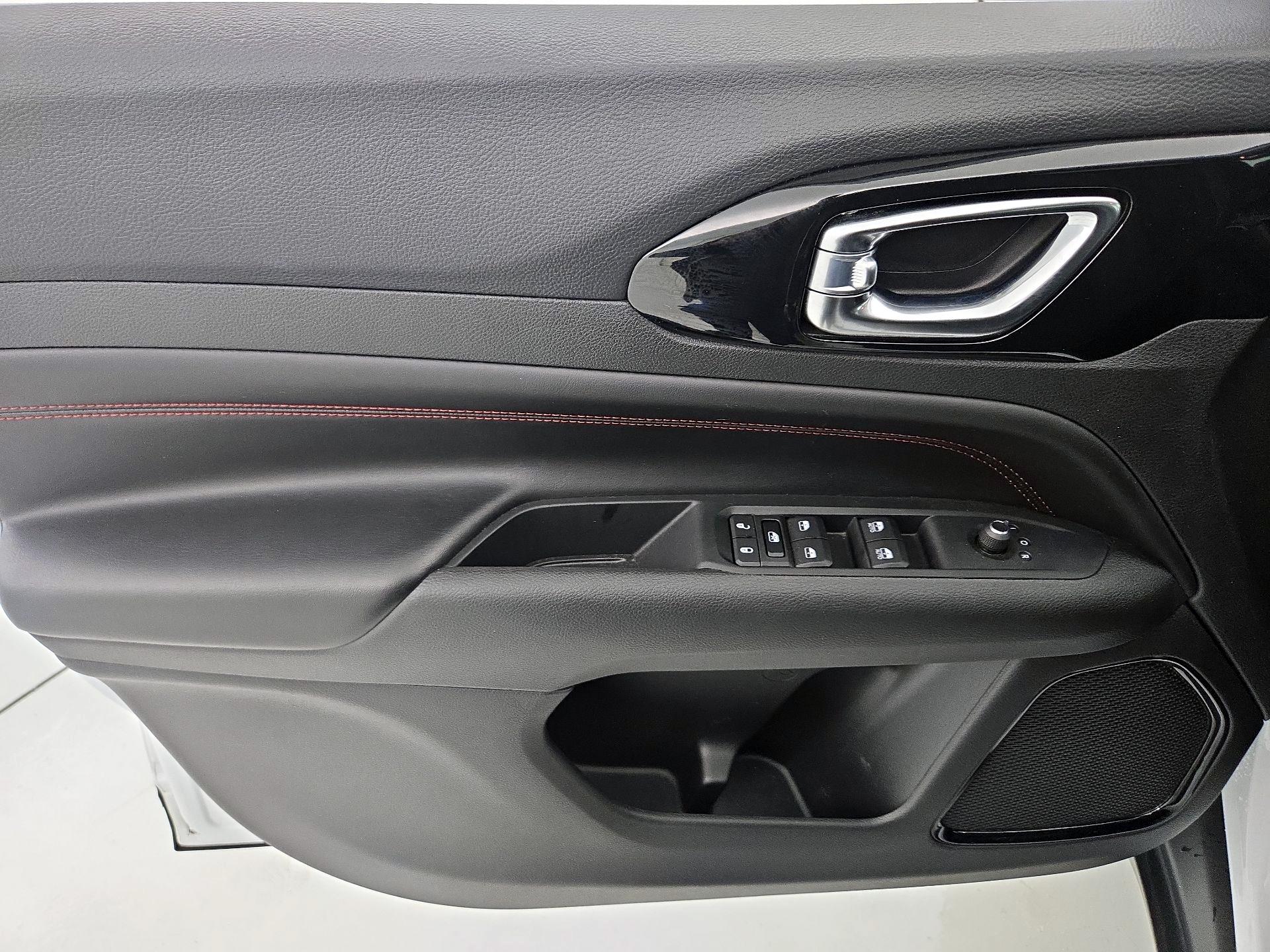 Thumbnail: 2022 Jeep Compass - 12