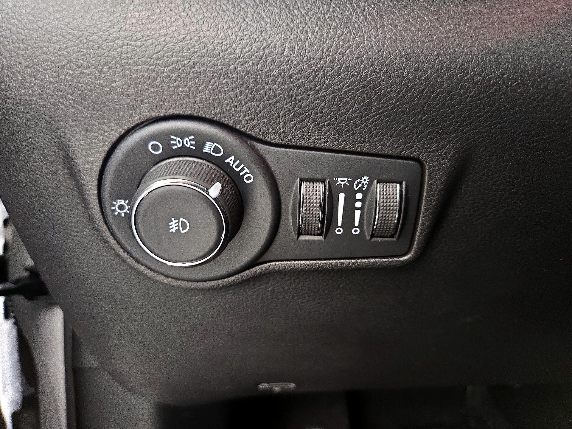 Thumbnail: 2022 Jeep Compass - 13