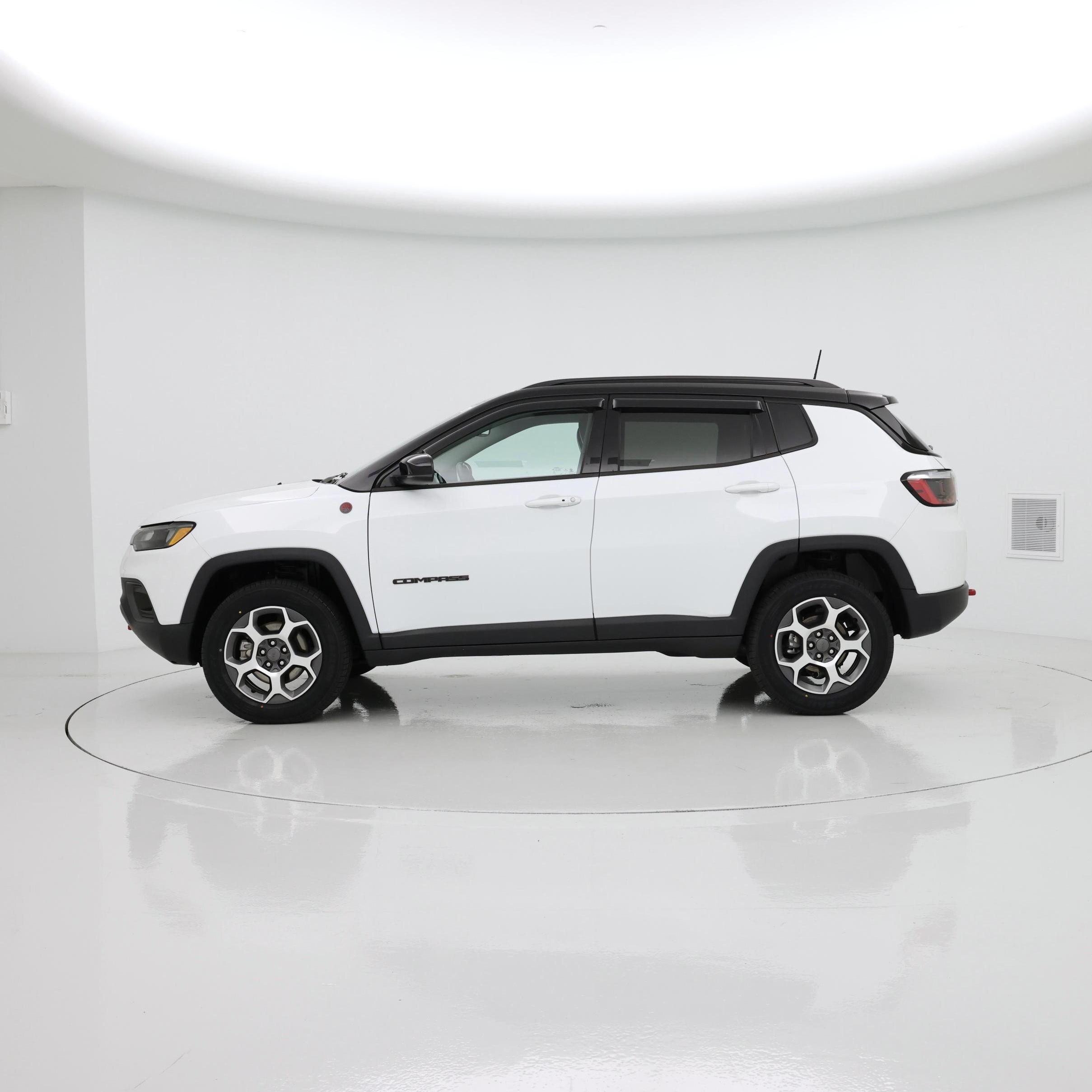 Thumbnail: 2022 Jeep Compass - 3
