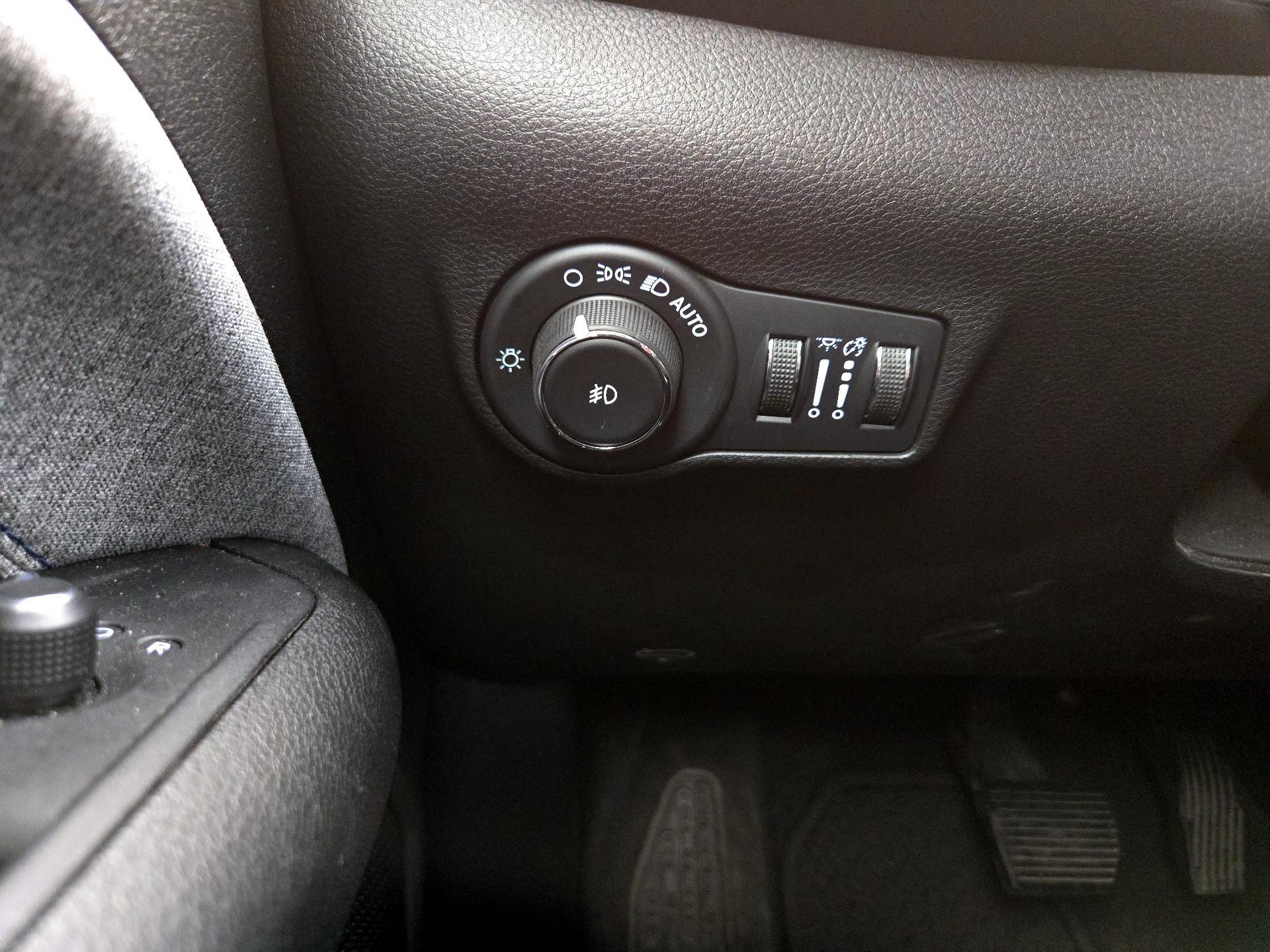 Thumbnail: 2022 Jeep Compass - 13