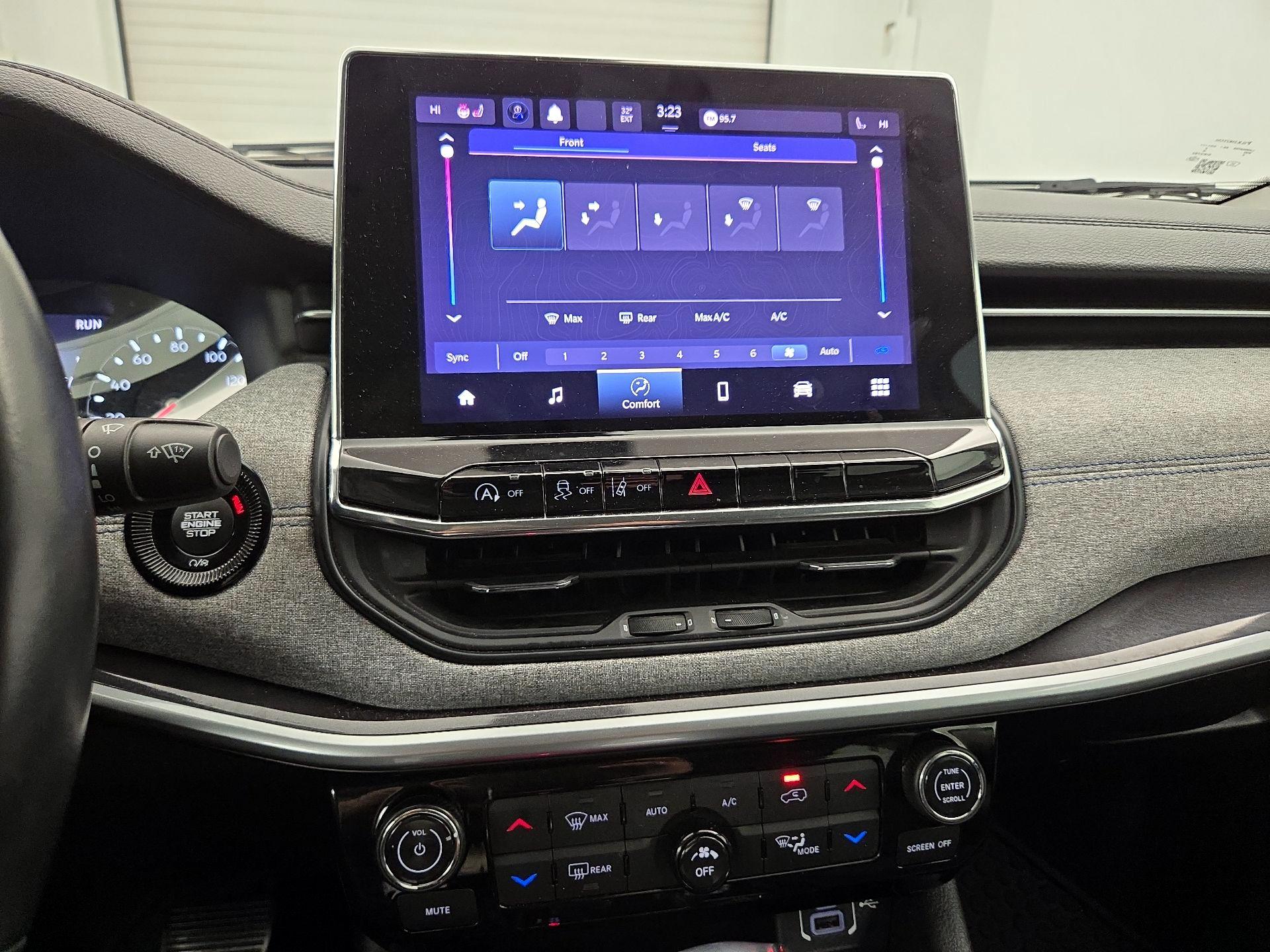 Thumbnail: 2022 Jeep Compass - 16