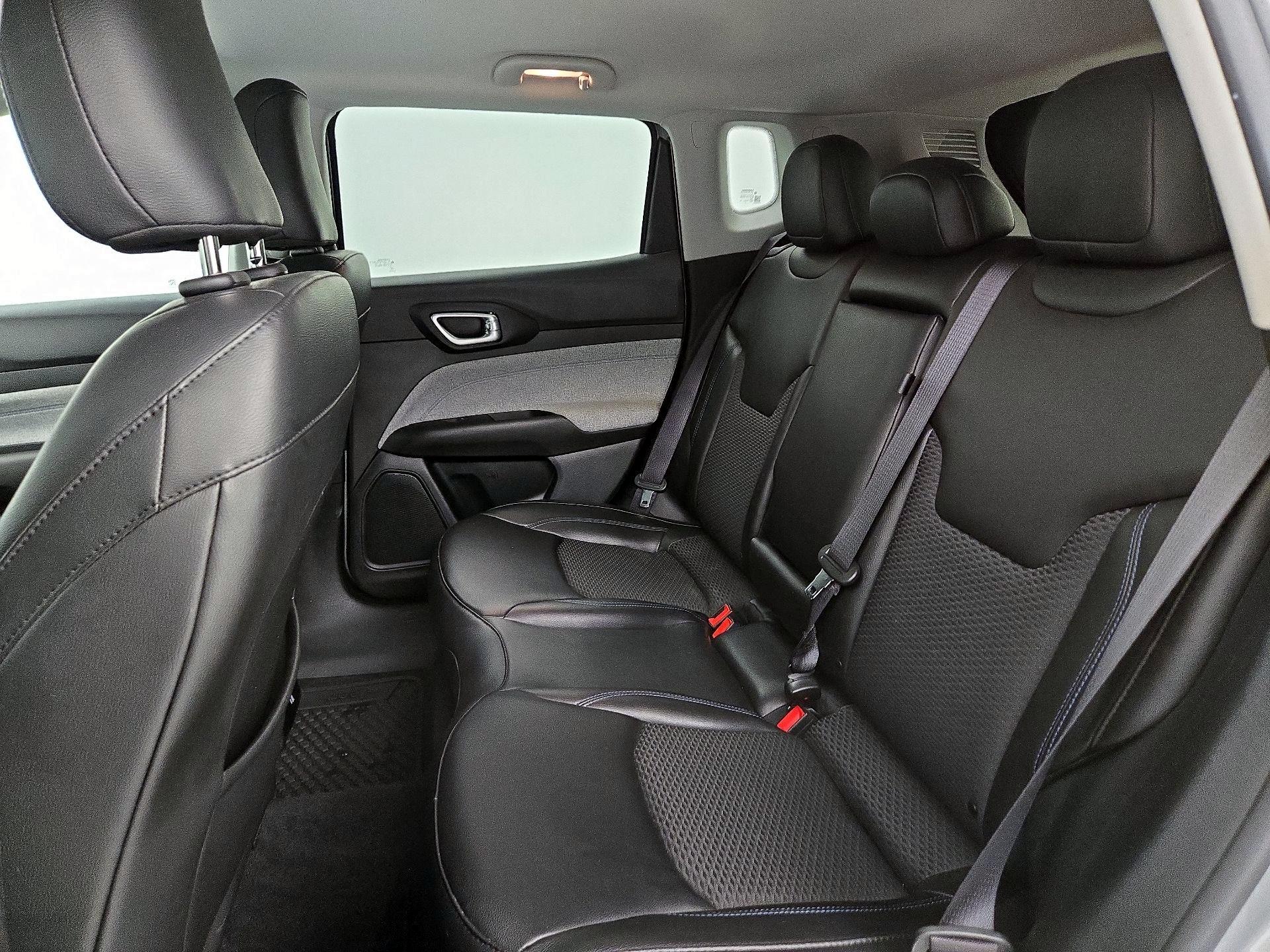 Thumbnail: 2022 Jeep Compass - 19