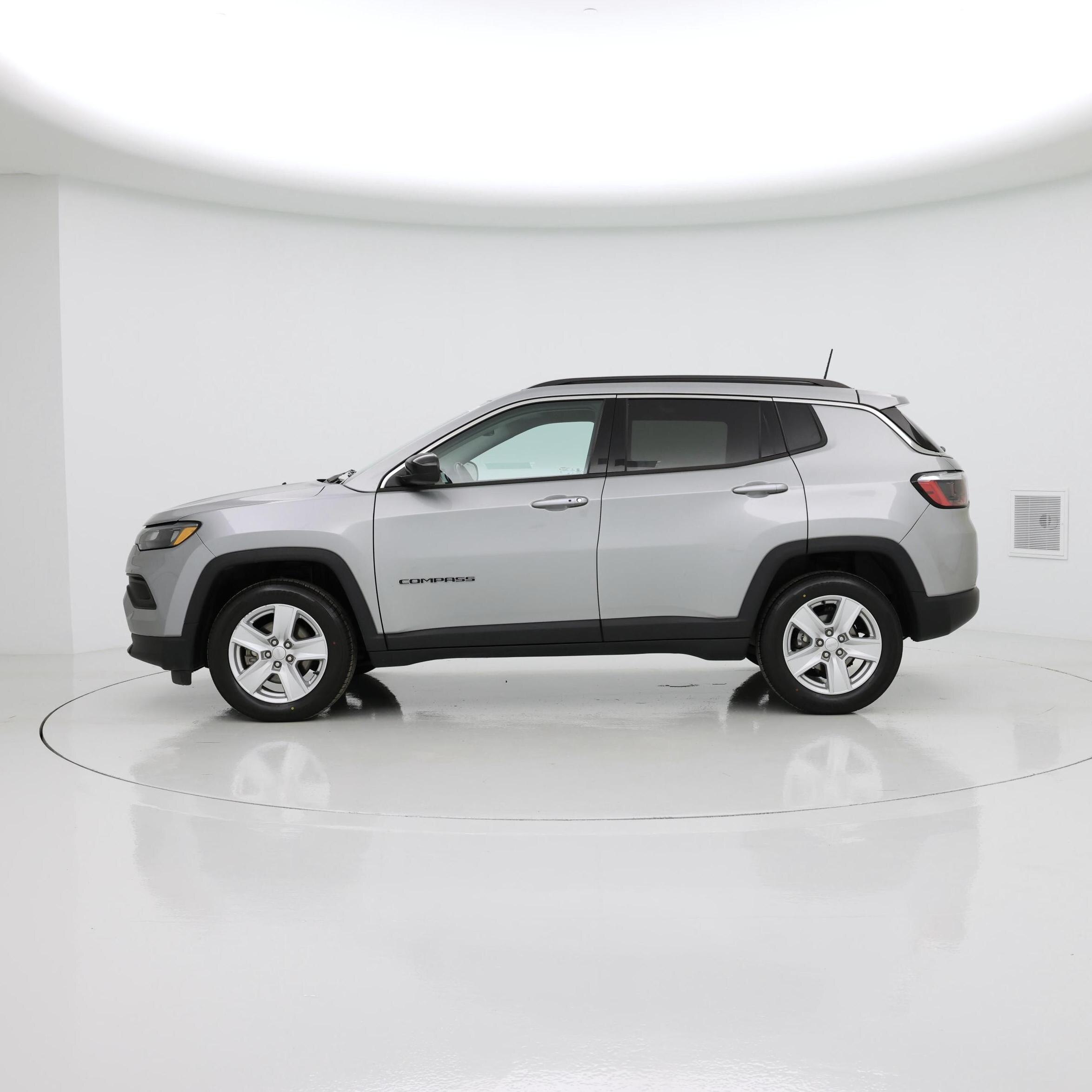 Thumbnail: 2022 Jeep Compass - 3