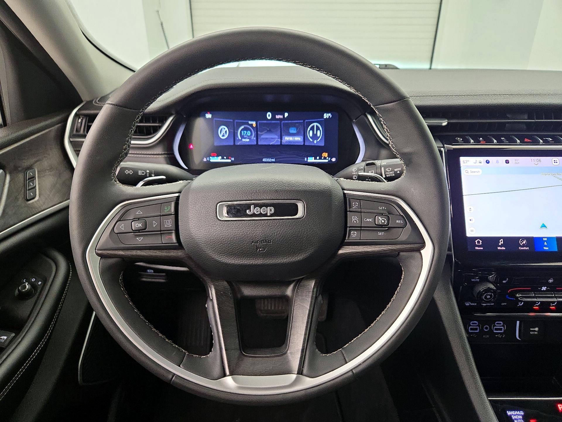 Thumbnail: 2023 Jeep Grand Cherokee - 10